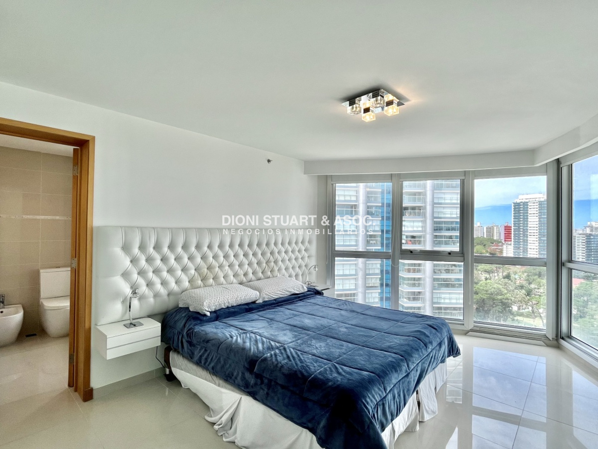 Apartamento ID.417 - DEPARTAMENTO EN PLAYA MANSA EN VENTA - SUNRISE - 3 DORM EN SUITE + DEP.