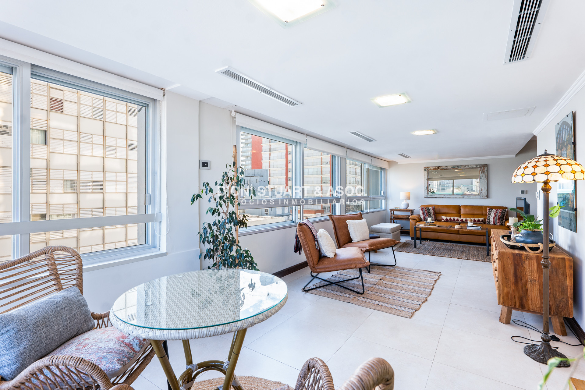 Apartamento ID.962 - APARTAMENTO EN VENTA 2 DORMITORIOS RECICLADO EN EDIFICIO VAN GOOGH - PENINSULA PUNTA DEL ESTE