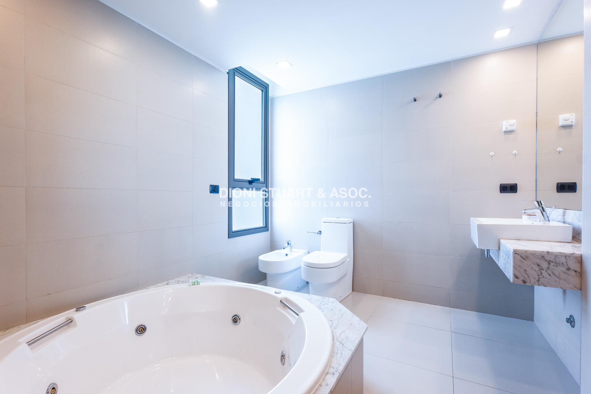 Apartamento ID.874 - Tiburon Terrazas Barra SS - Semi piso con piscina