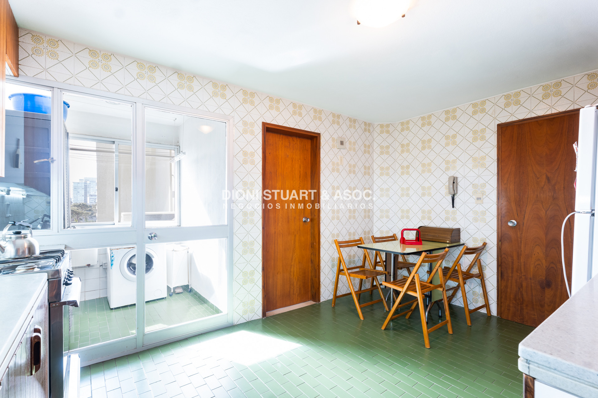 Apartamento ID.777 - Apartamento en Roosevelt Center en Venta - 3 Dormitorios 
