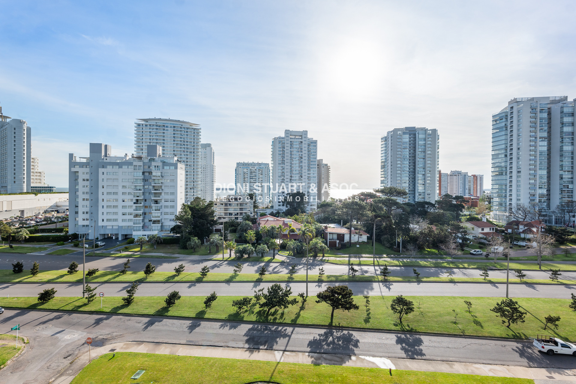 Apartamento ID.1114 - VENTA APARTAMENTO 3 DORMITORIOS EN SUITE - ALEXANDER BOULEVARD ESQUINERO 