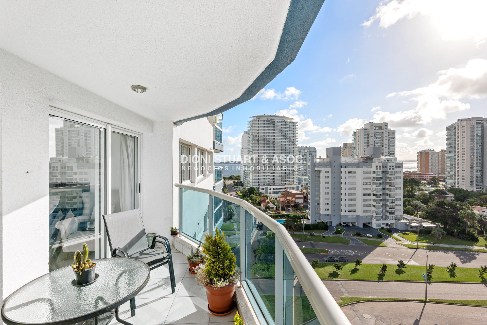 Apartamento ID.662 - CASINO TOWER - EN VENTA - 2 DORM - TIPOLOGÍA 05