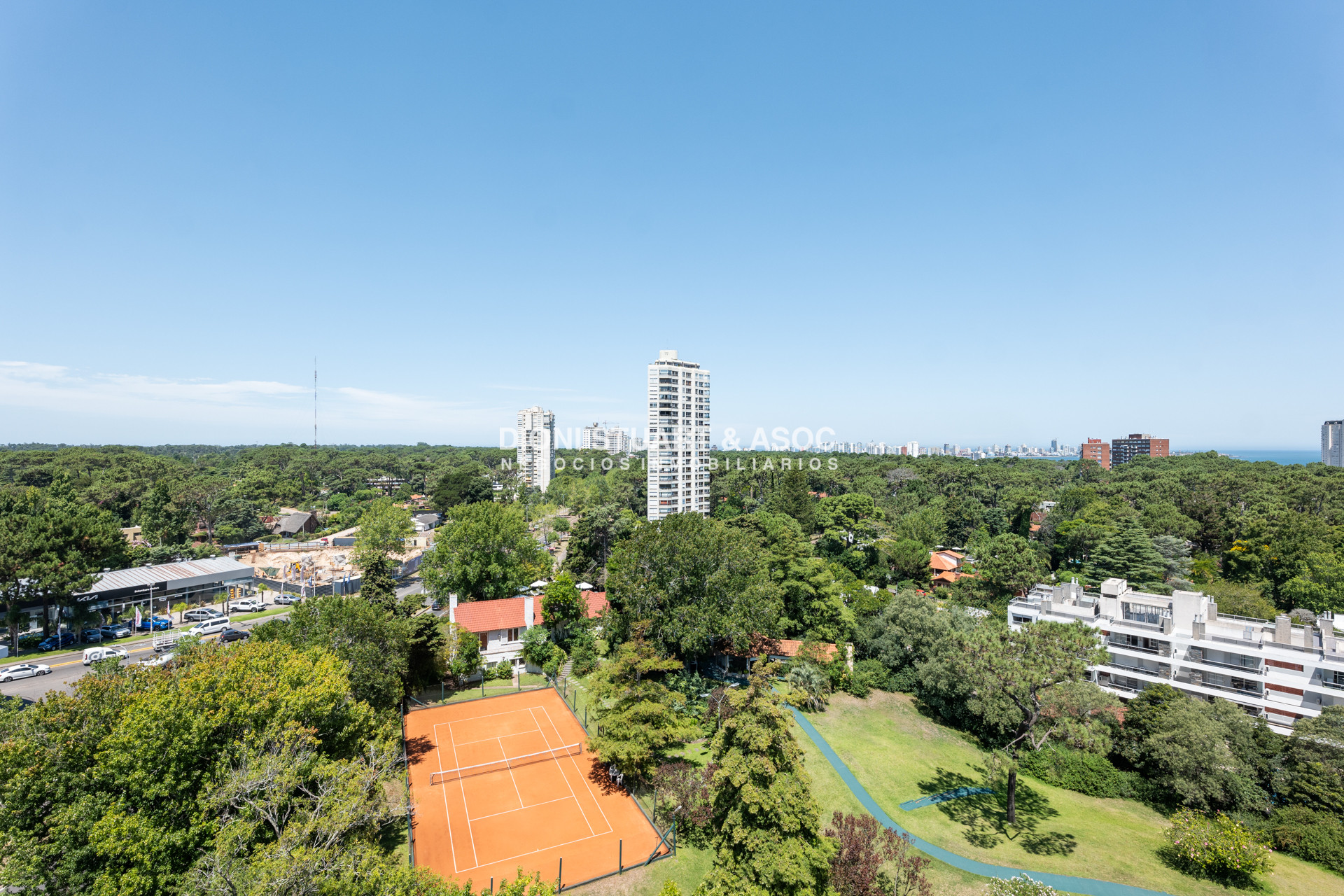 Apartamento ID.903 - DEPARTAMENTO EN ROOSEVELT - 2 DORMITORIOS - RECICLADO - CON VISTA - PARQUEMAR R