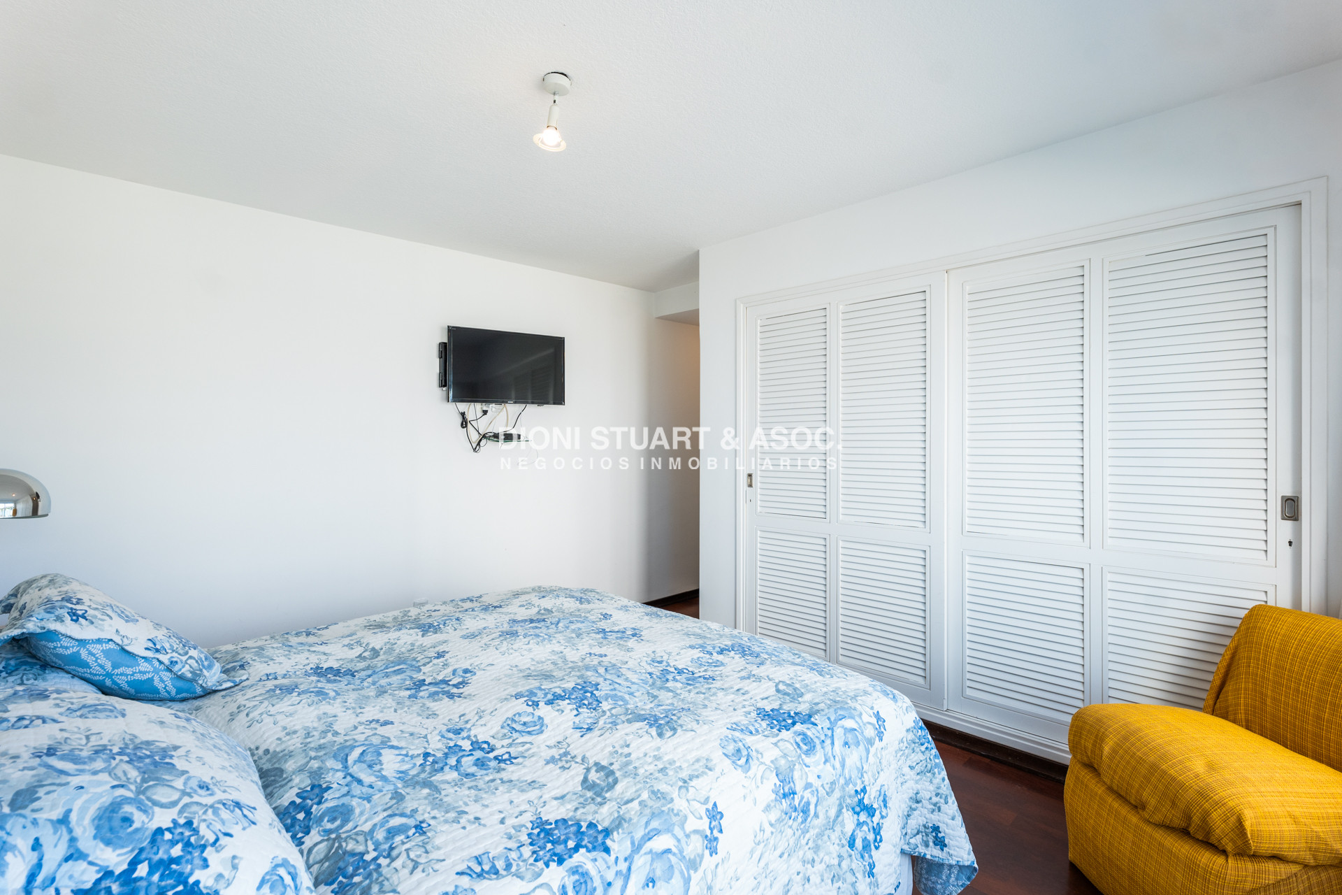 Apartamento ID.741 - DEPARTAMENTO EN PLAYA MANSA - 3 DORMITORIOS Y DEPENDENCIA - RECICLADO - TORRE JEFFERSON - COMPLEJO LINCOLN CENTER