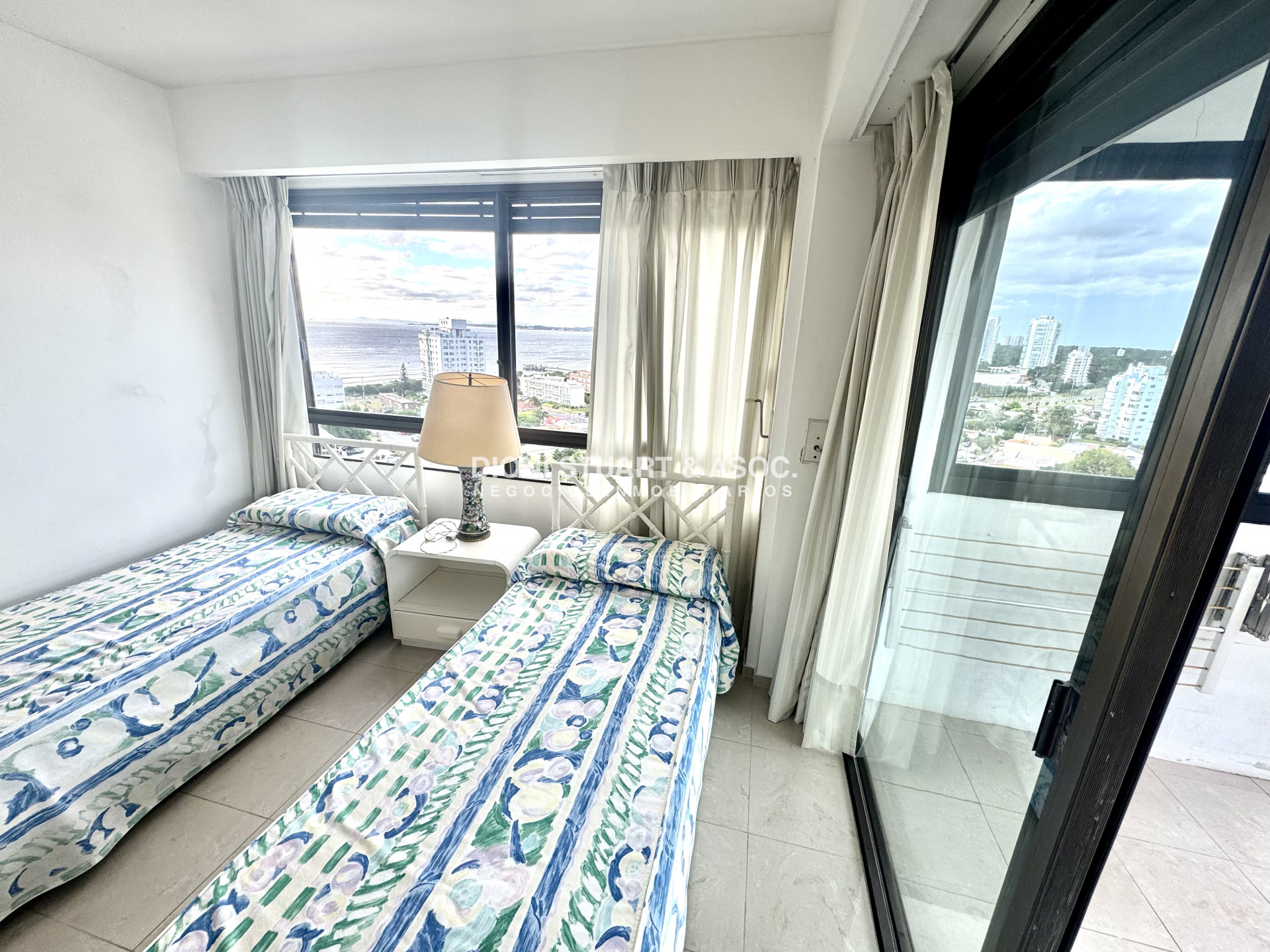 Apartamento ID.1098 - ALQUILER DE TEMPORADA 3 DORMITORIOS PLAYA BRAVA PARQUEMAR CENTER