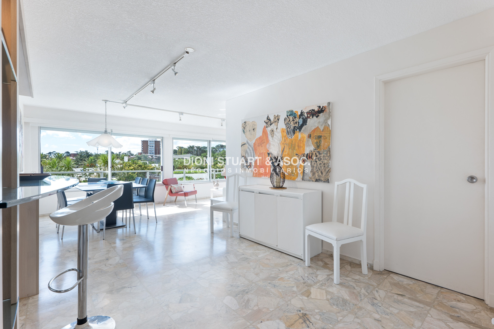 Apartamento ID.407 - Oportunidad - Apartamento en Venta - Primera Linea Mansa - 2 Dormitorios y Medio - Reciclado - Complejo Lincoln Center