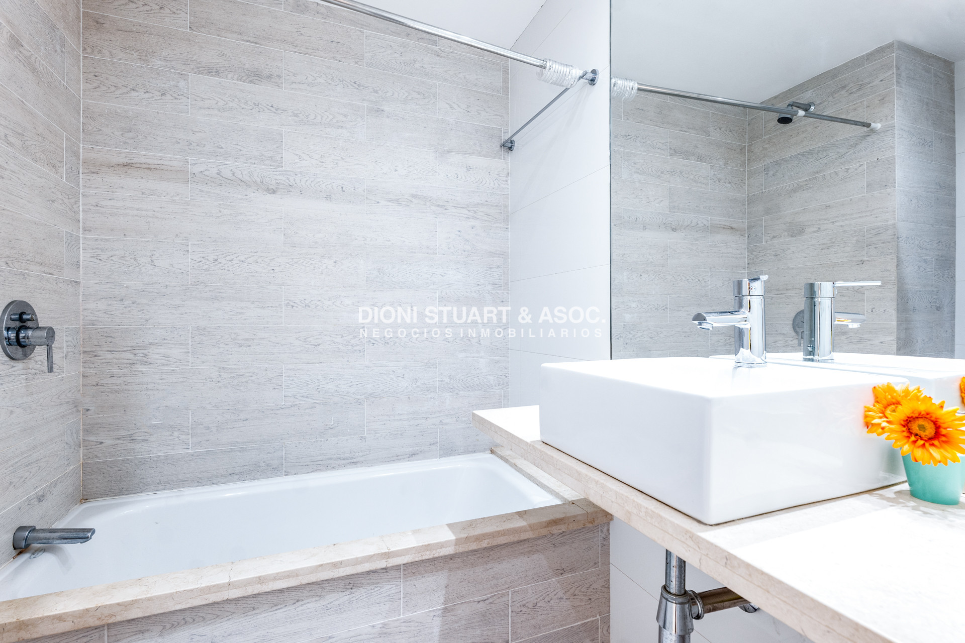 Apartamento ID.925 - DEPARTAMENTO PENT HOUSE EN VENTA - 3 DORM Y DEP. - PARRILLERO - PLAYA MANSA