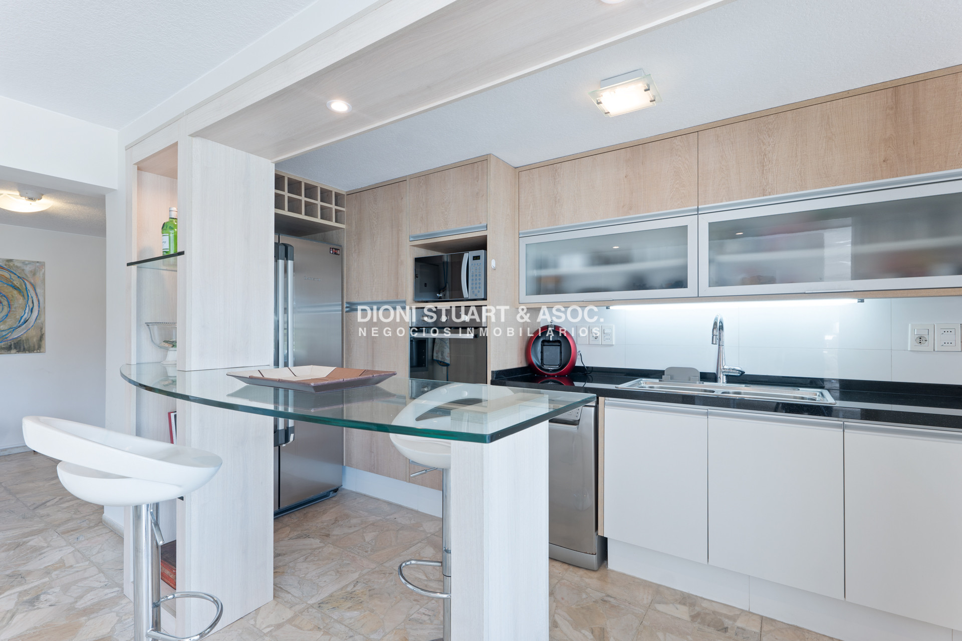 Apartamento ID.407 - Oportunidad - Apartamento en Venta - Primera Linea Mansa - 2 Dormitorios y Medio - Reciclado - Complejo Lincoln Center