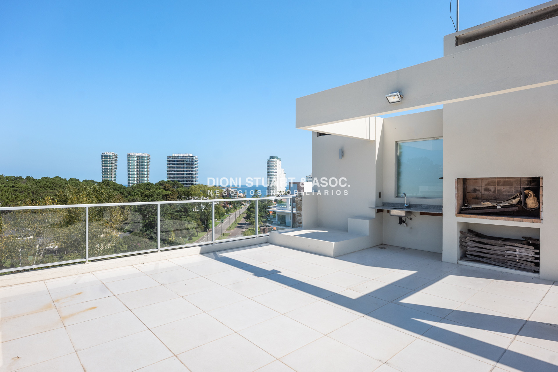 Apartamento ID.925 - DEPARTAMENTO PENT HOUSE EN VENTA - 3 DORM Y DEP. - PARRILLERO - PLAYA MANSA