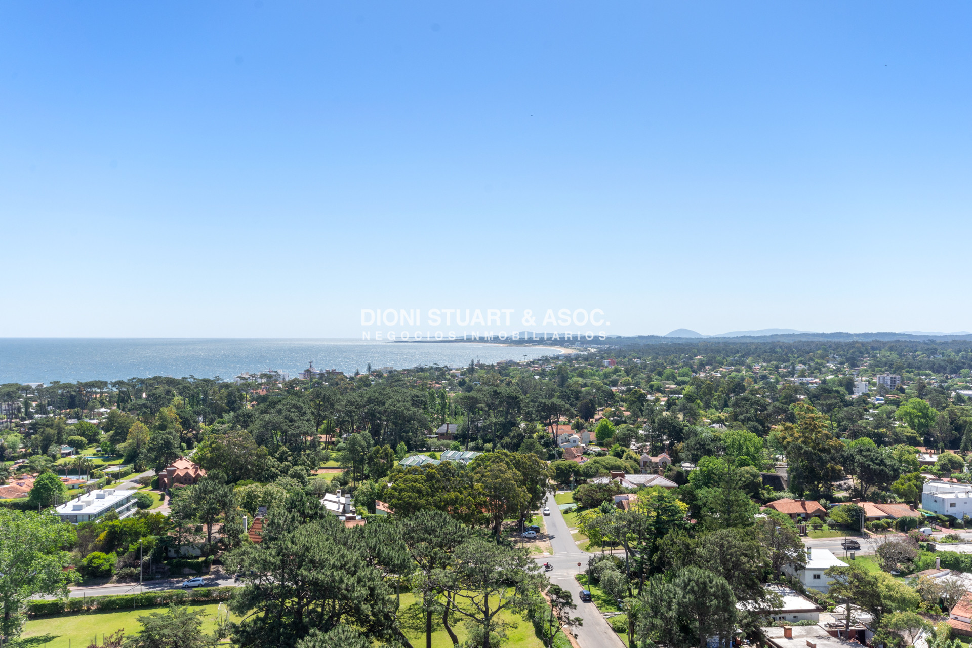 Apartamento ID.579 - Parquemar Roosevelt - Piso alto - 2 Dorm 