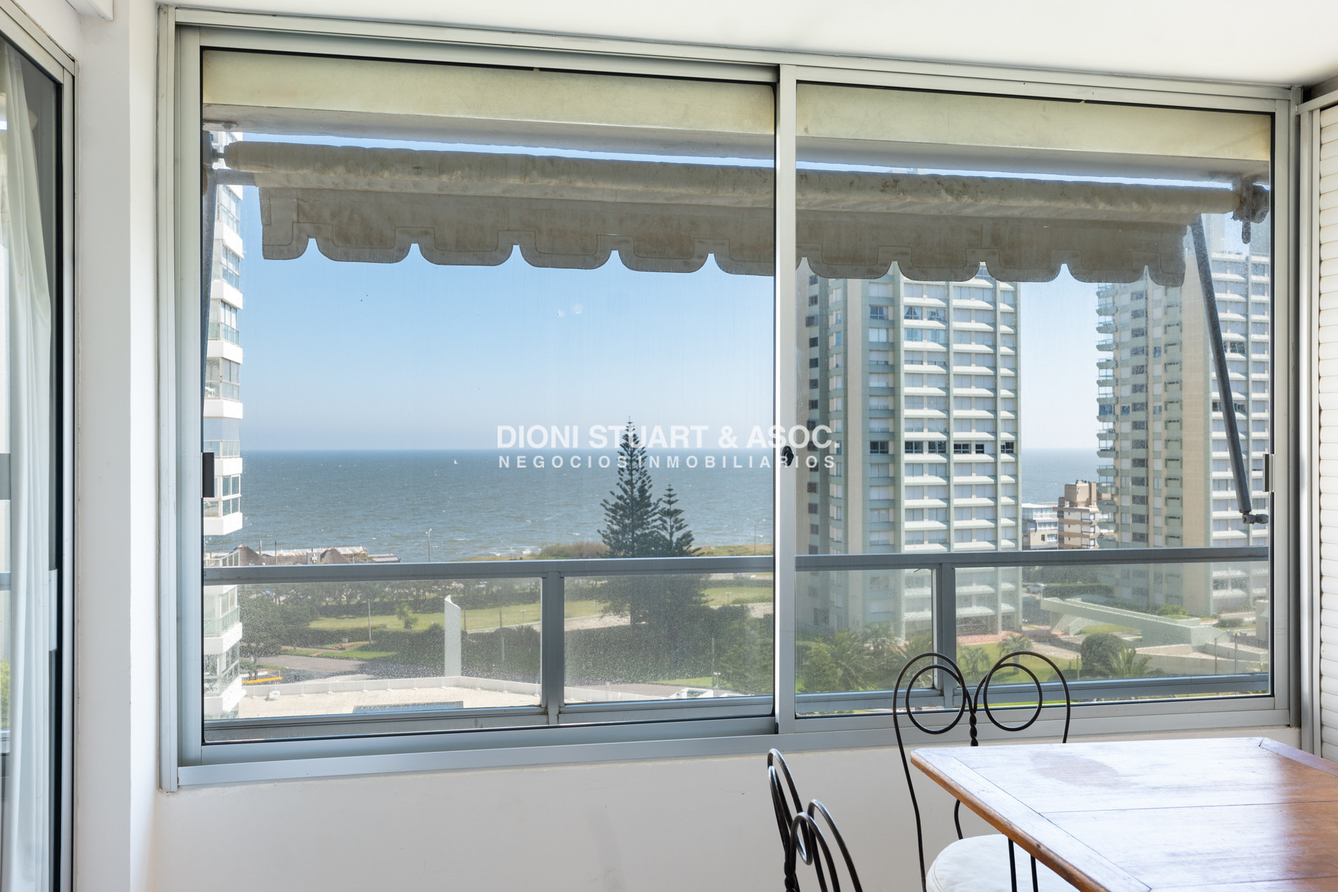 Apartamento ID.746 - Apartamento en Venta - Playa Mansa - 1 Dormitorio y Medio - Complejo Lincoln Center