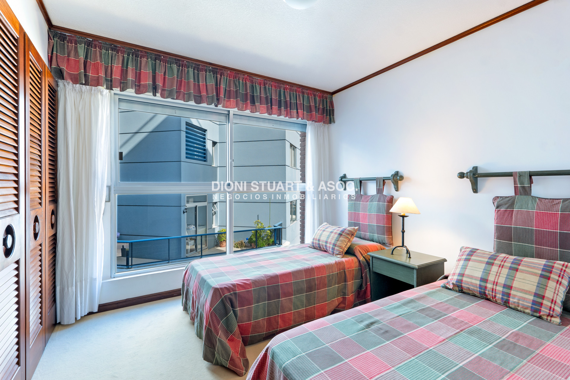 Apartamento ID.748 - Edificio Carmel - Apartamento de 3 Dorm y Dependencia - Punta del Este