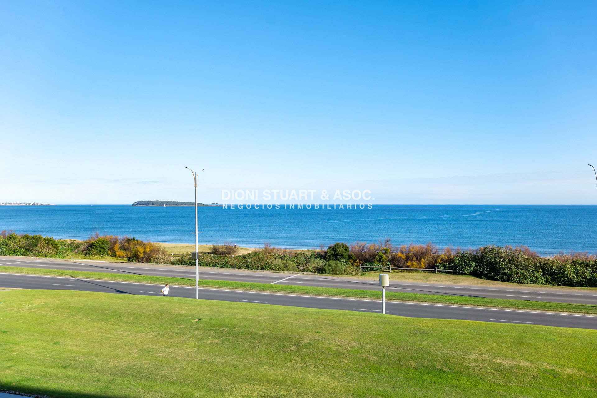 Apartamento ID.1017 - APARTAMENTO EN VENTA - PLAYA MANSA - LUMIERE - ESQUIENRO - 3 DORM + DEP. SERV