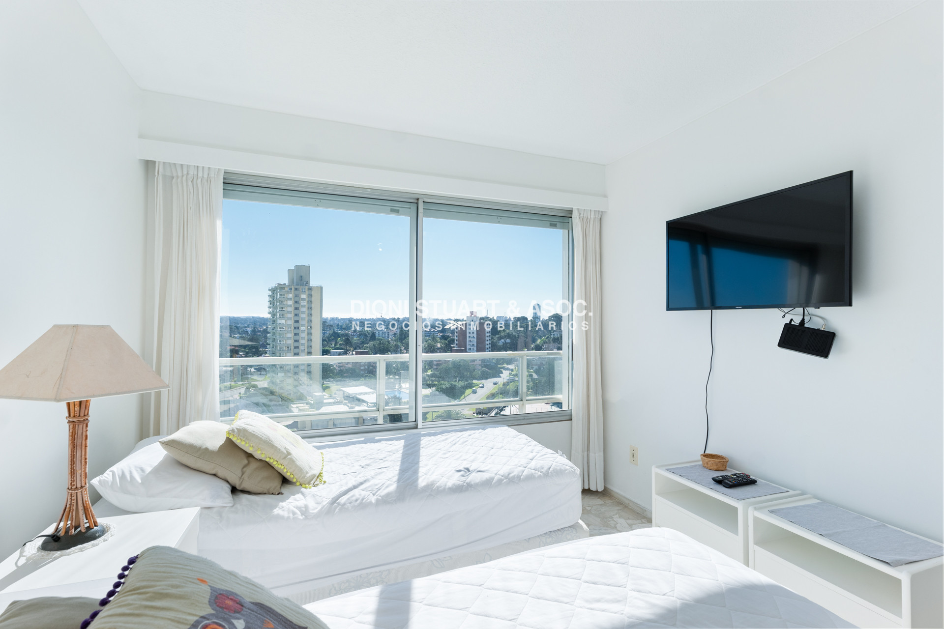 Apartamento ID.297 - APARTAMENTO EN ALQUILER DE 3 DORMITORIOS FRENTE AL MAR PLAYA MANSA TORRE WASHINGTON COMPLEJO LINCOLN CENTER