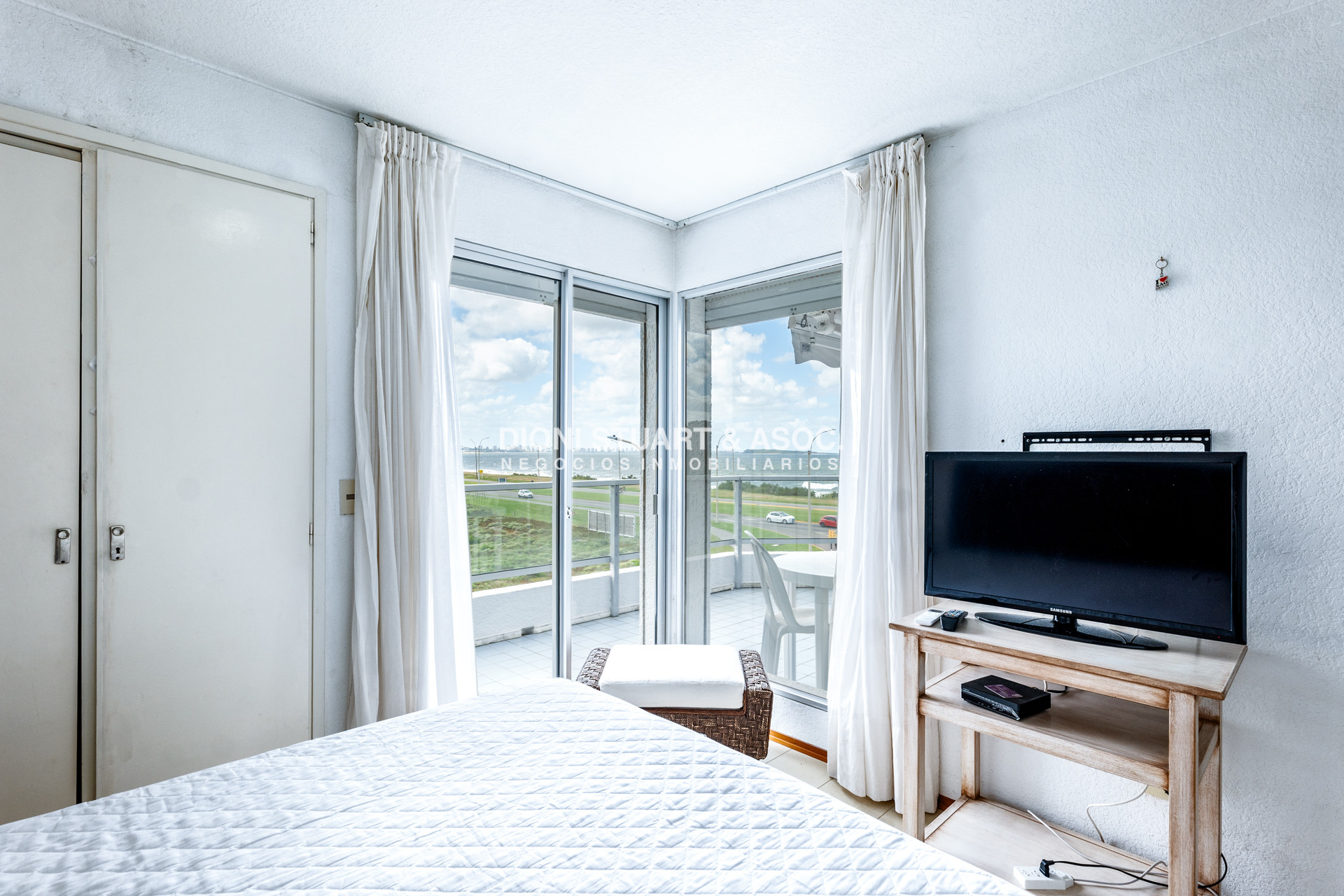 Apartamento ID.391 - DEPARTAMENTO PENT HOUSE DUPLEX EN PLAYA MANSA EN VENTA - 3 DORMITORIOS - CON ESTUFA Y BARBACOA