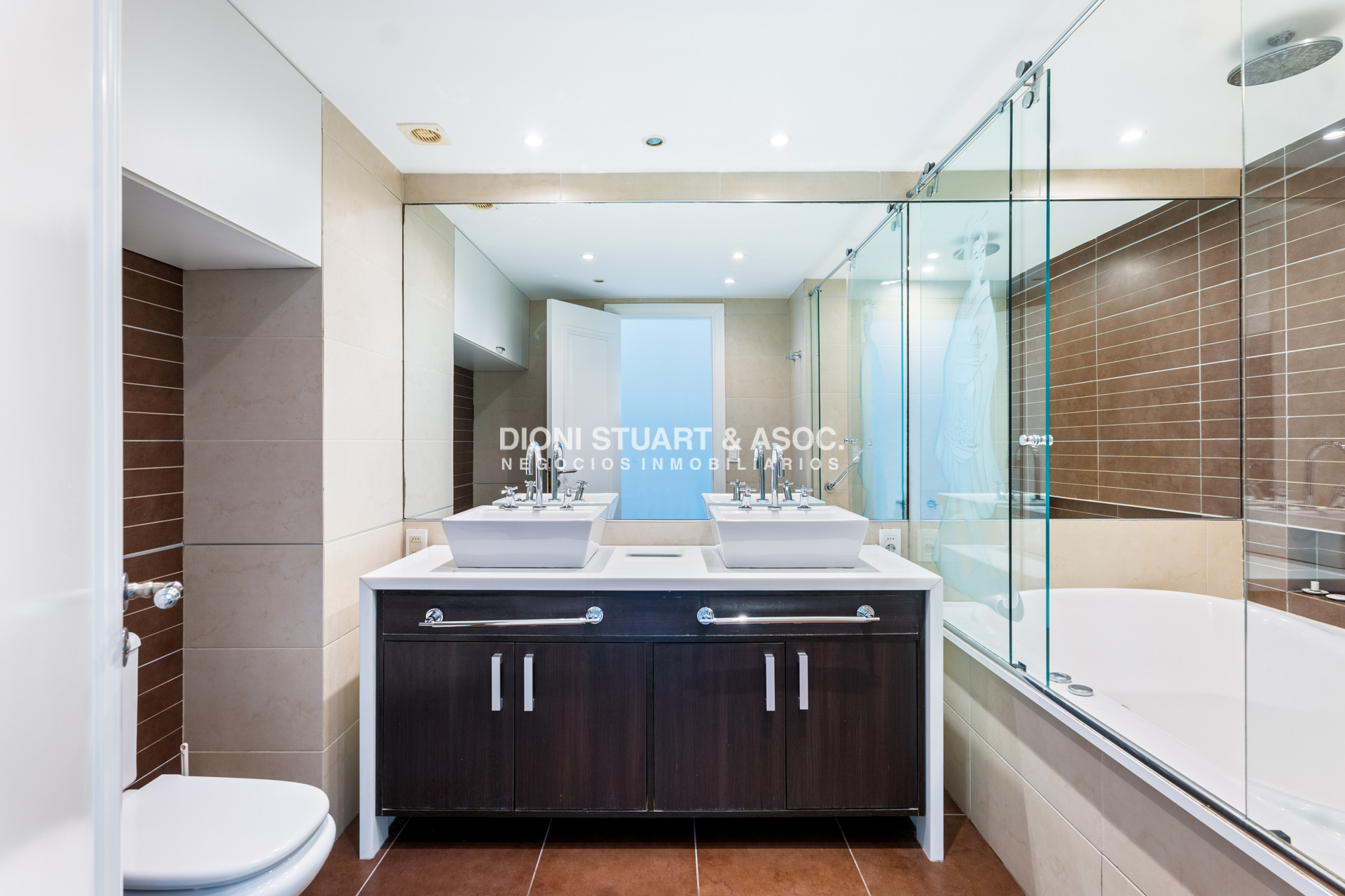 Apartamento ID.770 - IMPERIALE I DEPARTAMENTO EN VENTA - 3 DORMITORIOS EN SUITE + DEP. - ESQUINERO A PUNTA DEL ESTE
