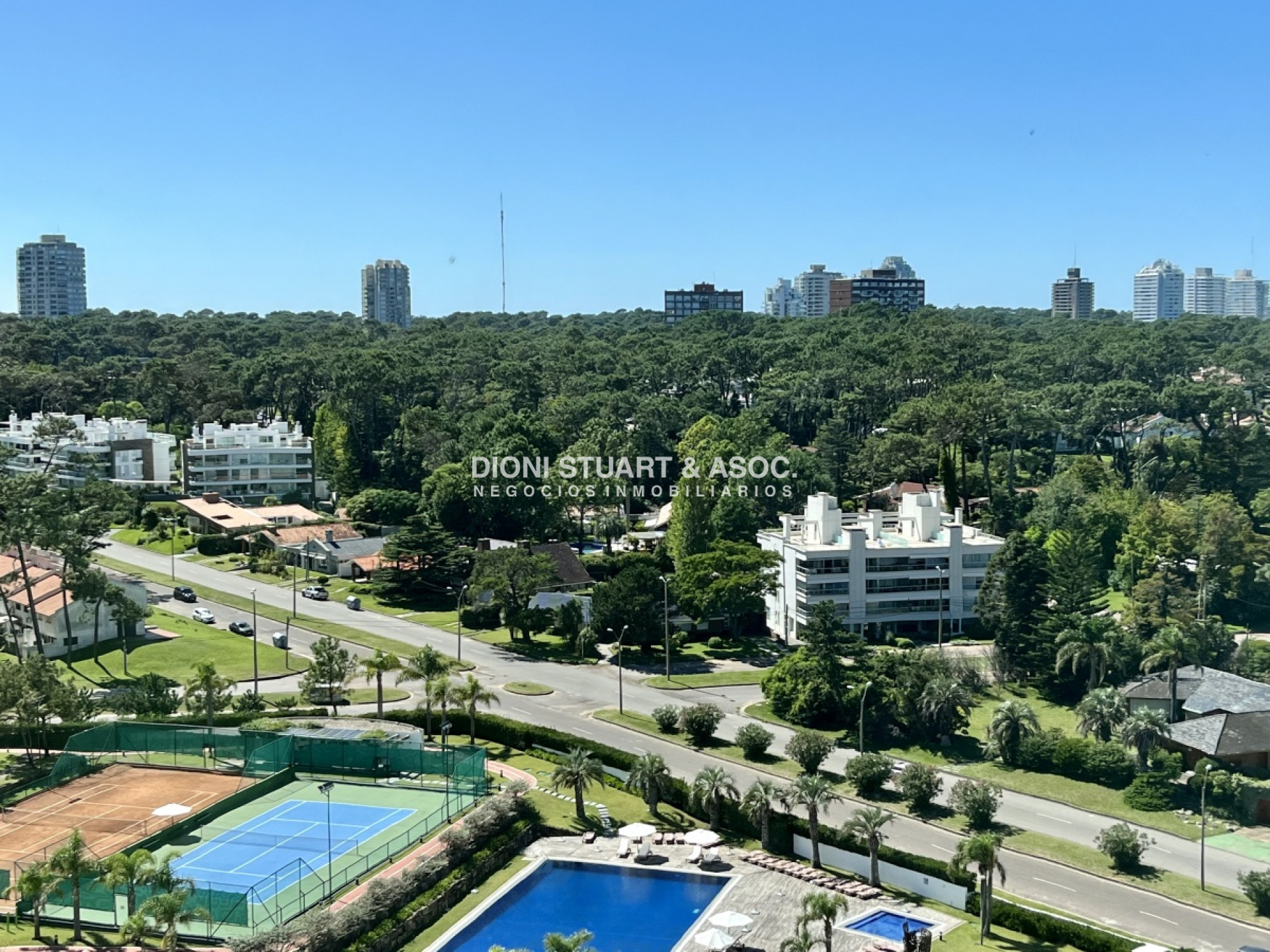 Apartamento ID.121 - OPORTUNIDAD EN VENTA - FRENTE AL MAR -  2 DORM Y MEDIO - COMPLEJO LINCOLN CENTER - TORRE WASHINGTON