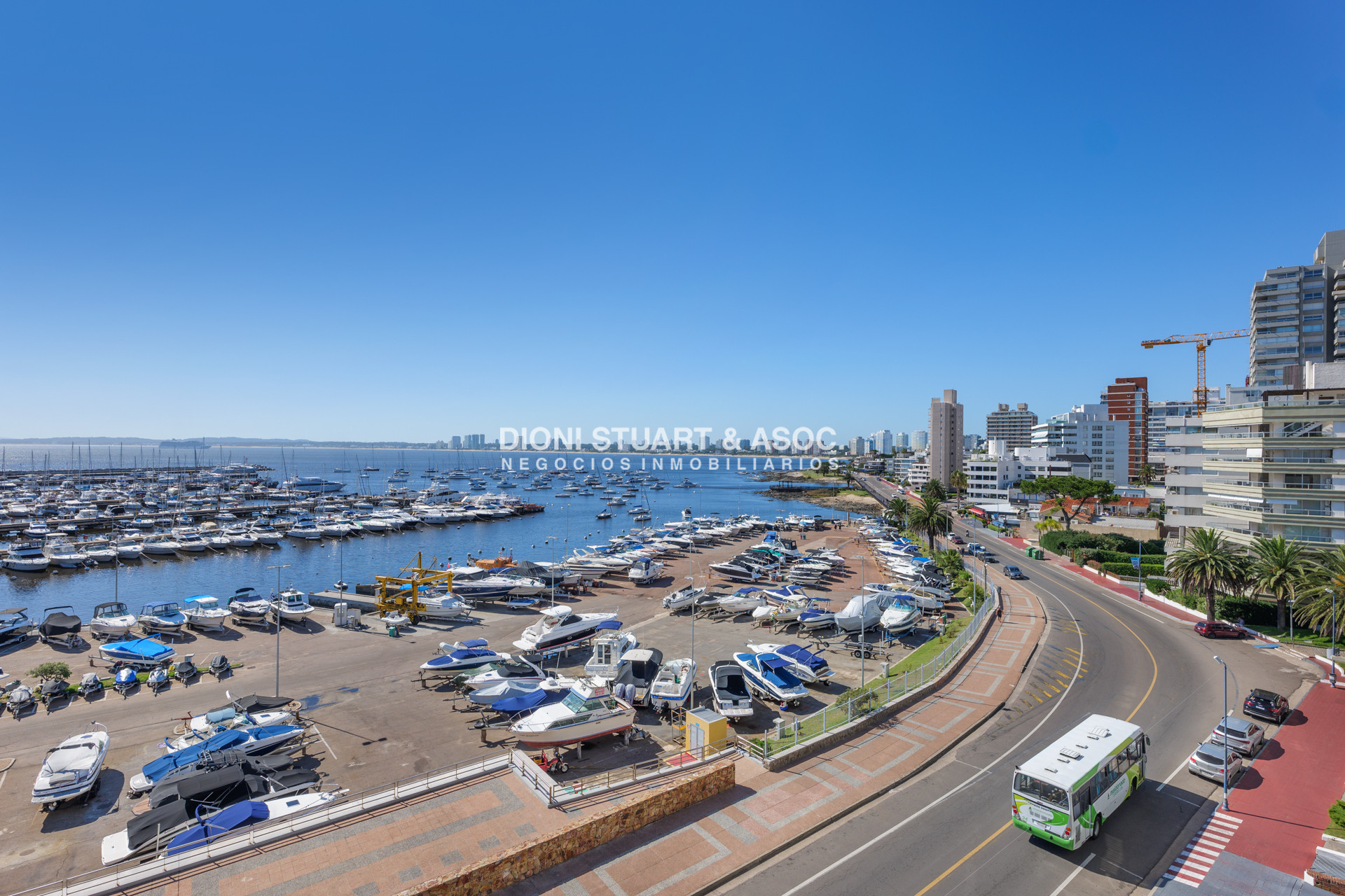 Apartamento ID.635 - Portofino - Increíble Vista Al Puerto - 3 Dorm en Suite + Dep.