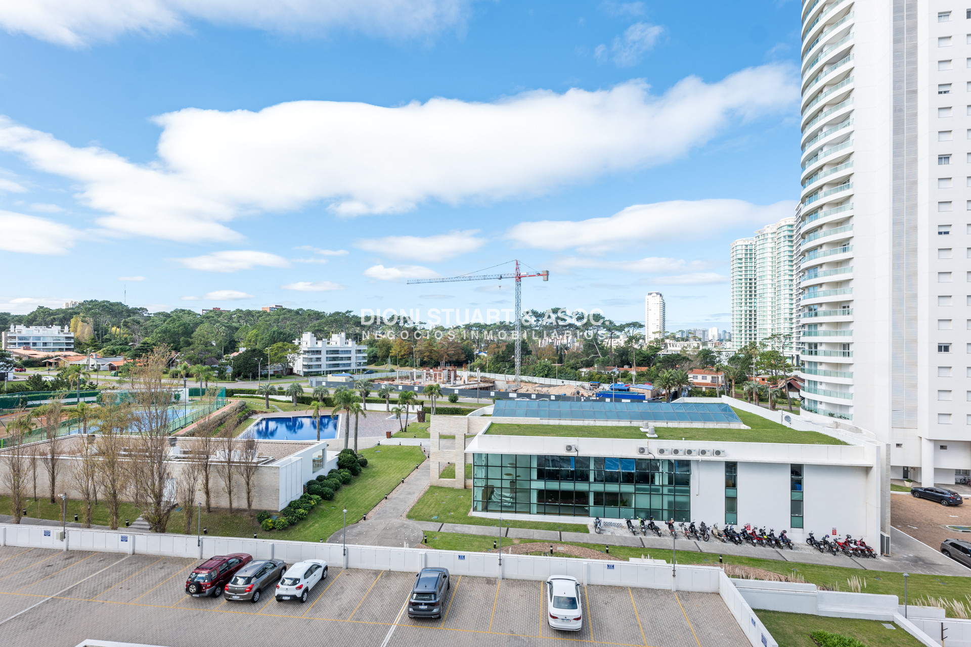 Apartamento ID.665 - DEPARTAMENTO EN VENTA EN PLAYA MANSA - 3 DORM Y DEP. - RECICLADO - COMPLEJO LINCOLN CENTER - TORRE JEFFERSON
