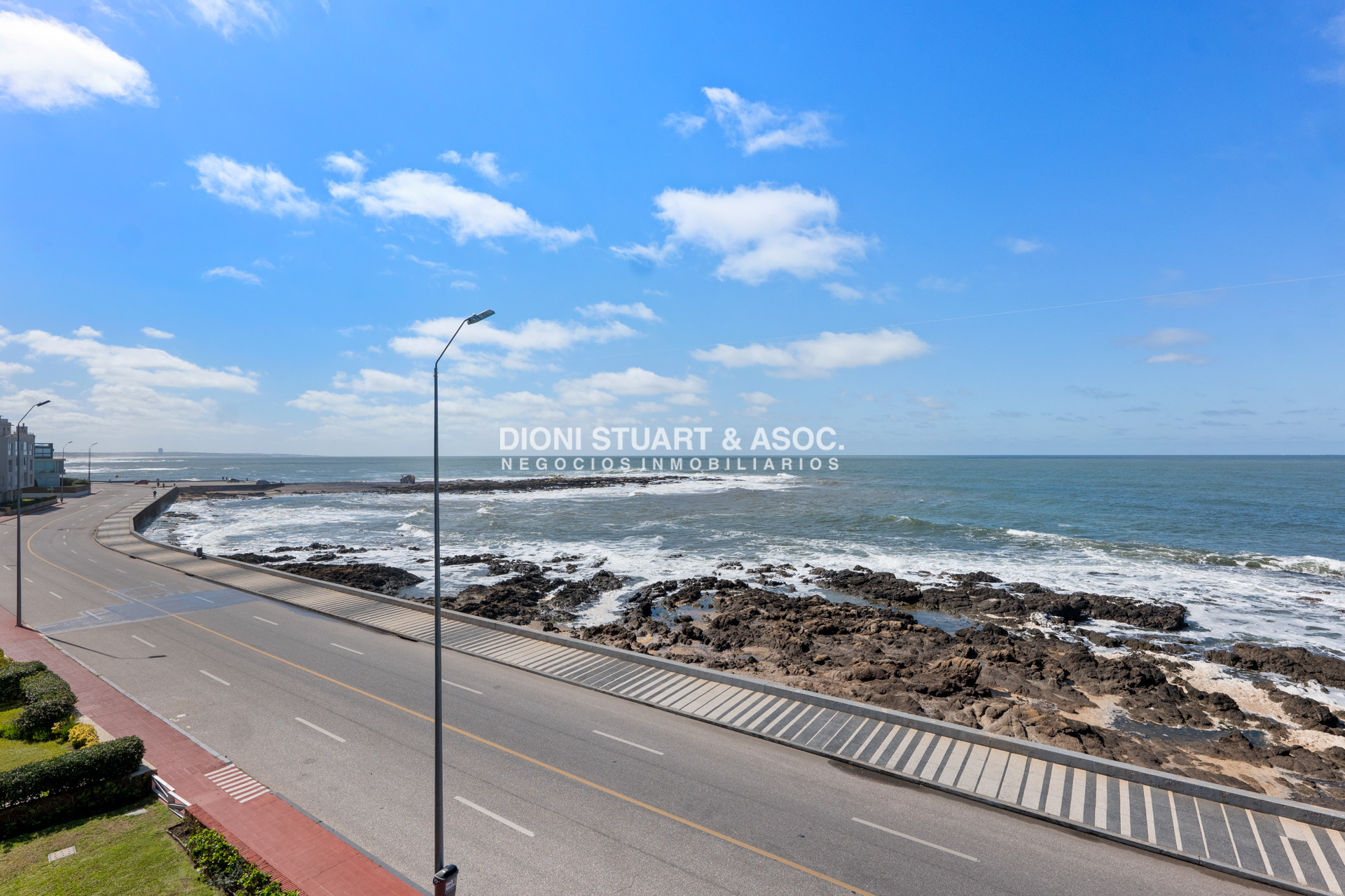Apartamento ID.748 - Edificio Carmel - Apartamento de 3 Dorm y Dependencia - Punta del Este
