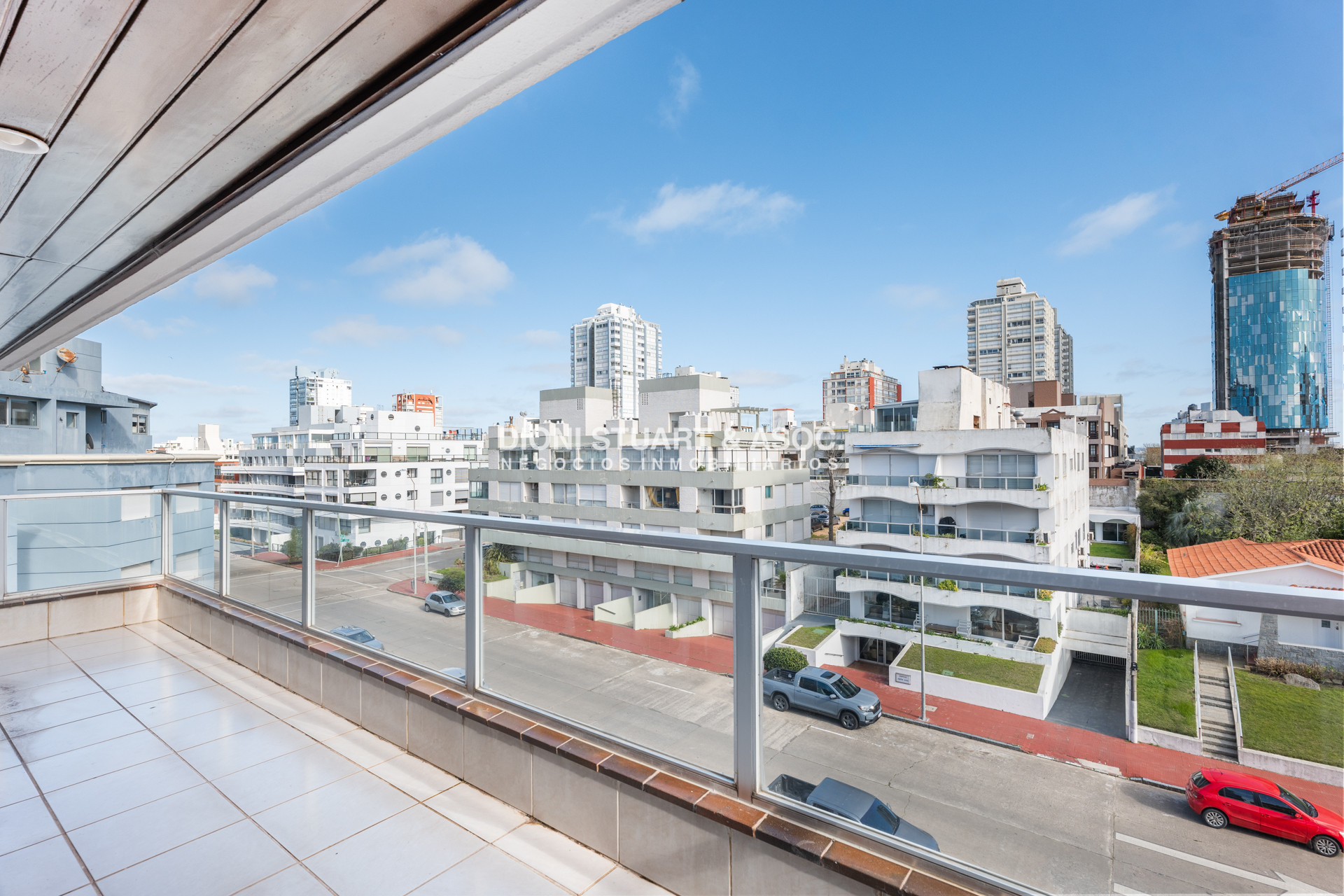Apartamento ID.750 - Pent House En Peninsula - Edificio Carmel - 3 Dorm y Dep. 