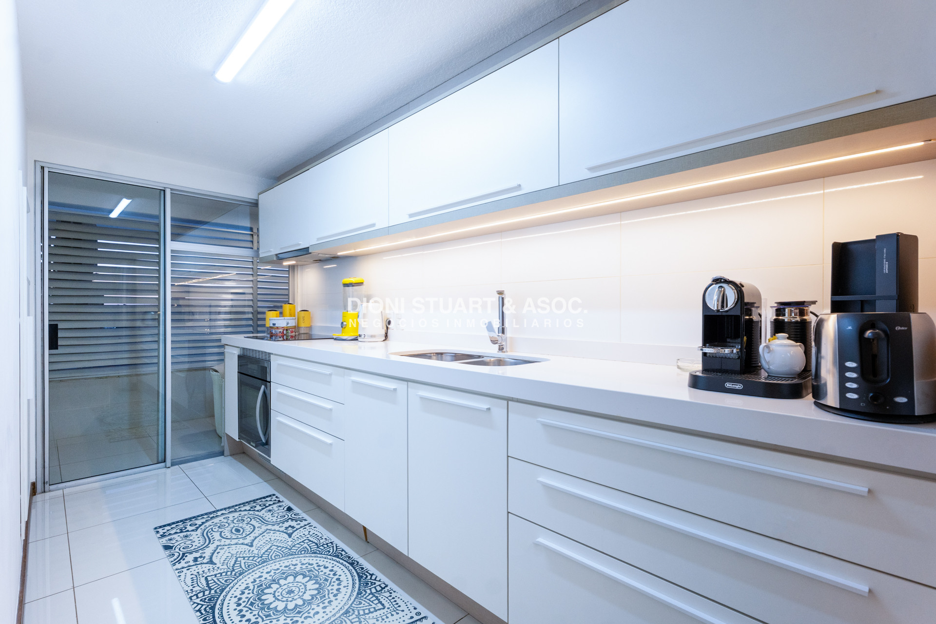 Apartamento ID.1033 - APARTAMENTO EN VENTA RECICLADO FRENTE AL MAR - 3 DORMITORIOS + DEPENDENCIA - TORRE JEFFERSON - COMPLEJO LINCOLN CENTER