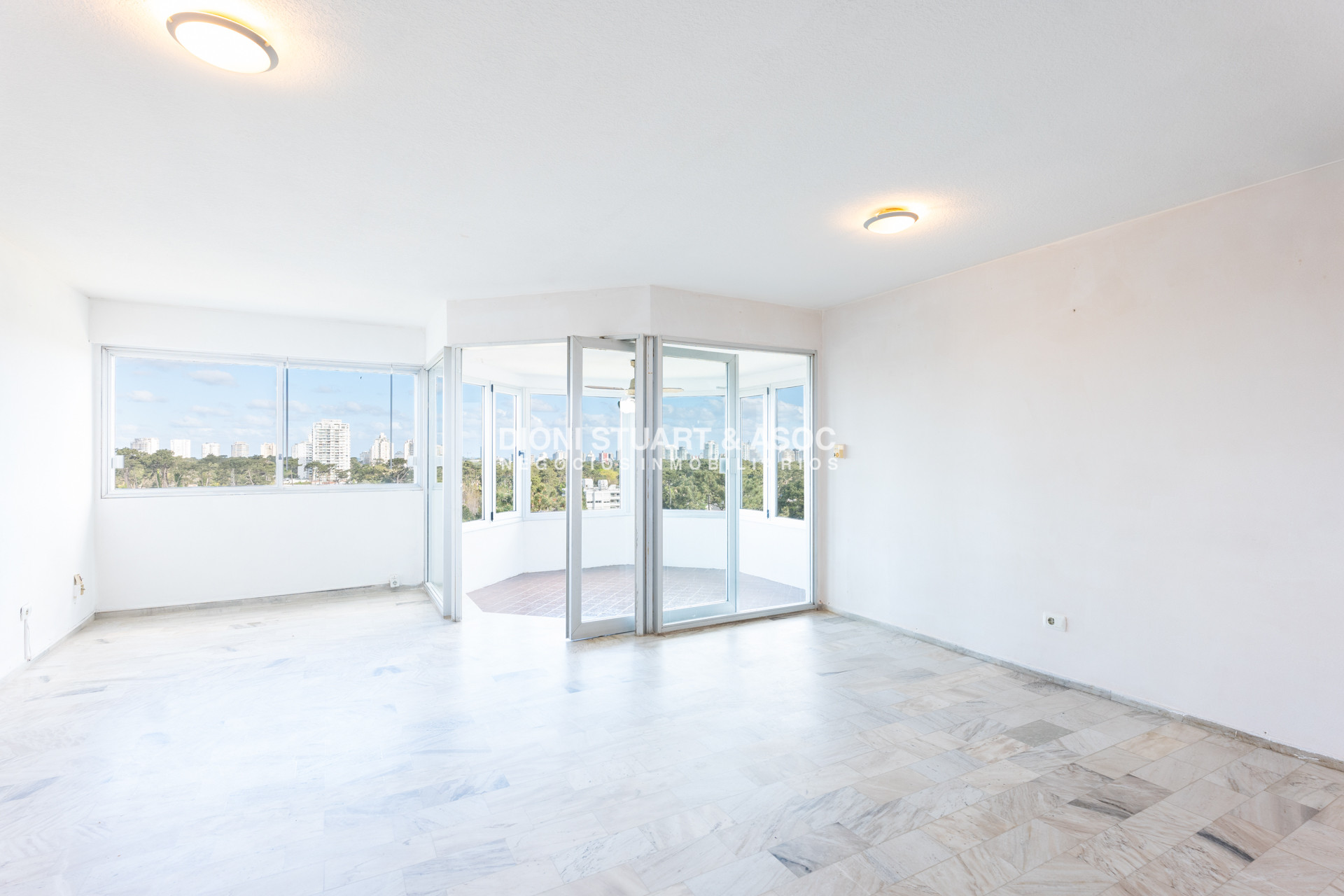 Apartamento ID.778 - Apartamento en Venta en Oportunidad - Roosevelt Center - 3 Dormitorios - Reciclado