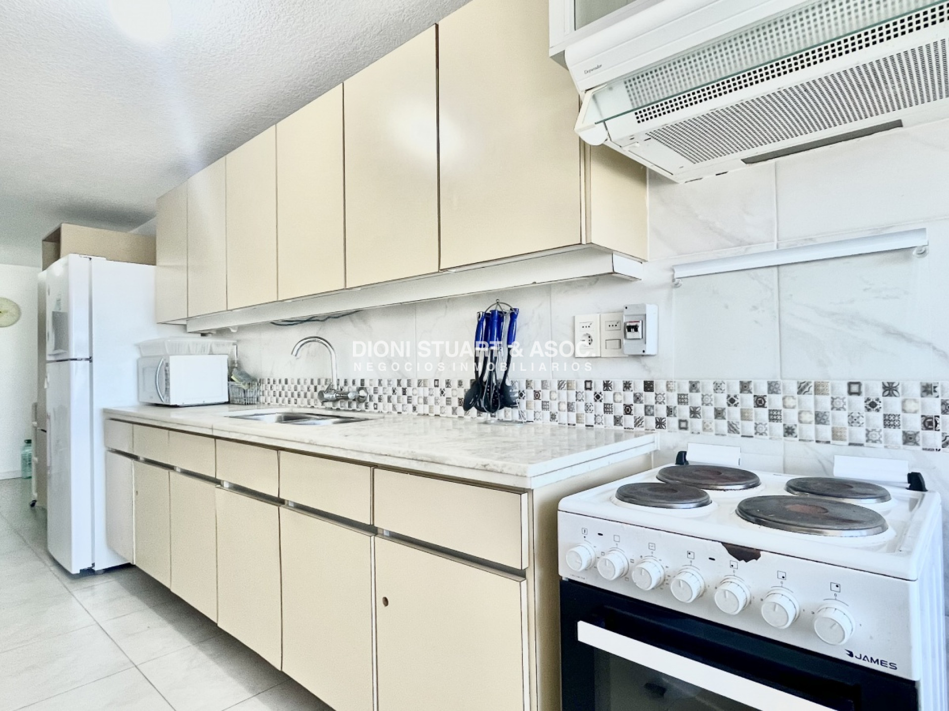 Apartamento ID.319 - Complejo Lincoln Center - En Venta - 2 Dorm + Dependencia - Playa Mansa