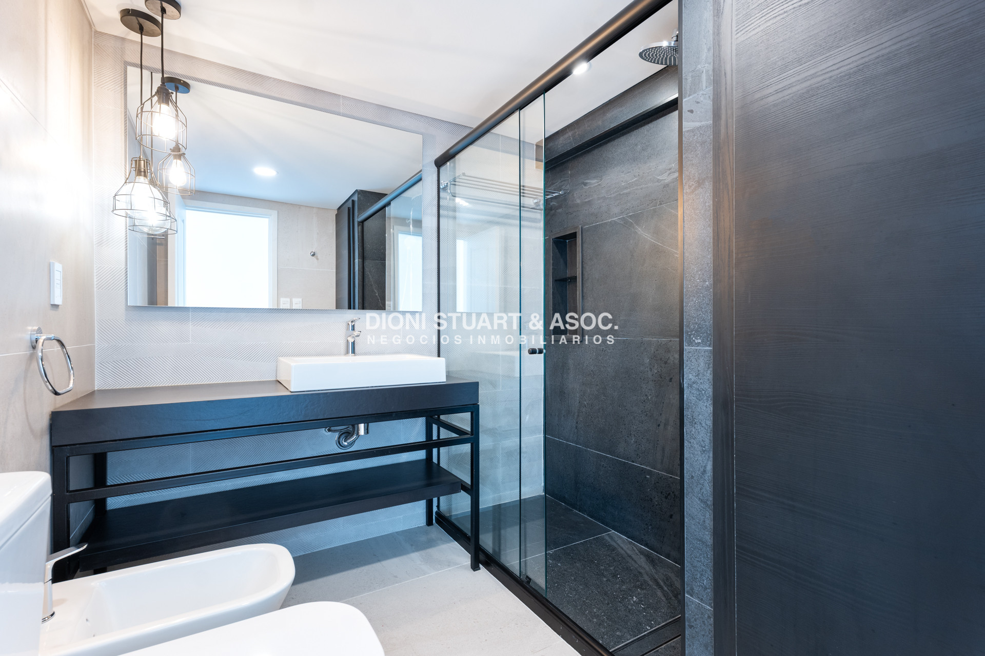 Apartamento ID.972 - APARTAMENTO EN VENTA FRENTE AL MAR DE 2 DORMITORIOS Y MEDIO RECICLADO TORRE WASHINGTON COMPLEJO LINCOLN CENTER