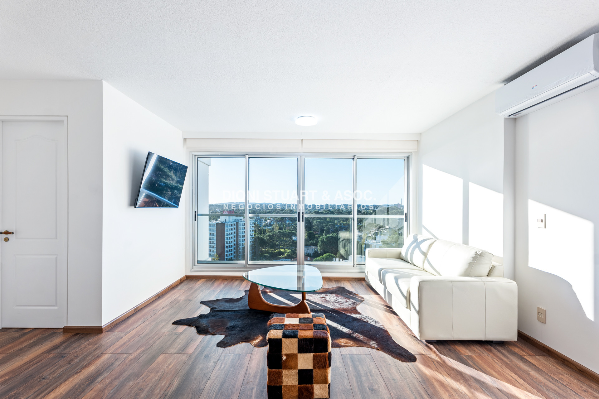 Apartamento ID.656 - Alquiler Anual -  2 Dormitorios - Sol y Amenities - Complejo Lincoln Center