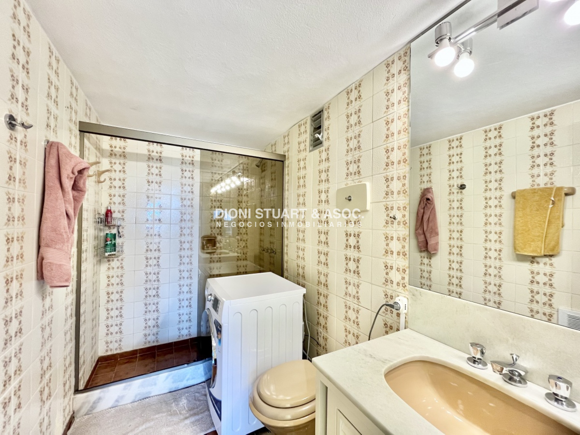 Apartamento ID.121 - OPORTUNIDAD EN VENTA - FRENTE AL MAR -  2 DORM Y MEDIO - COMPLEJO LINCOLN CENTER - TORRE WASHINGTON