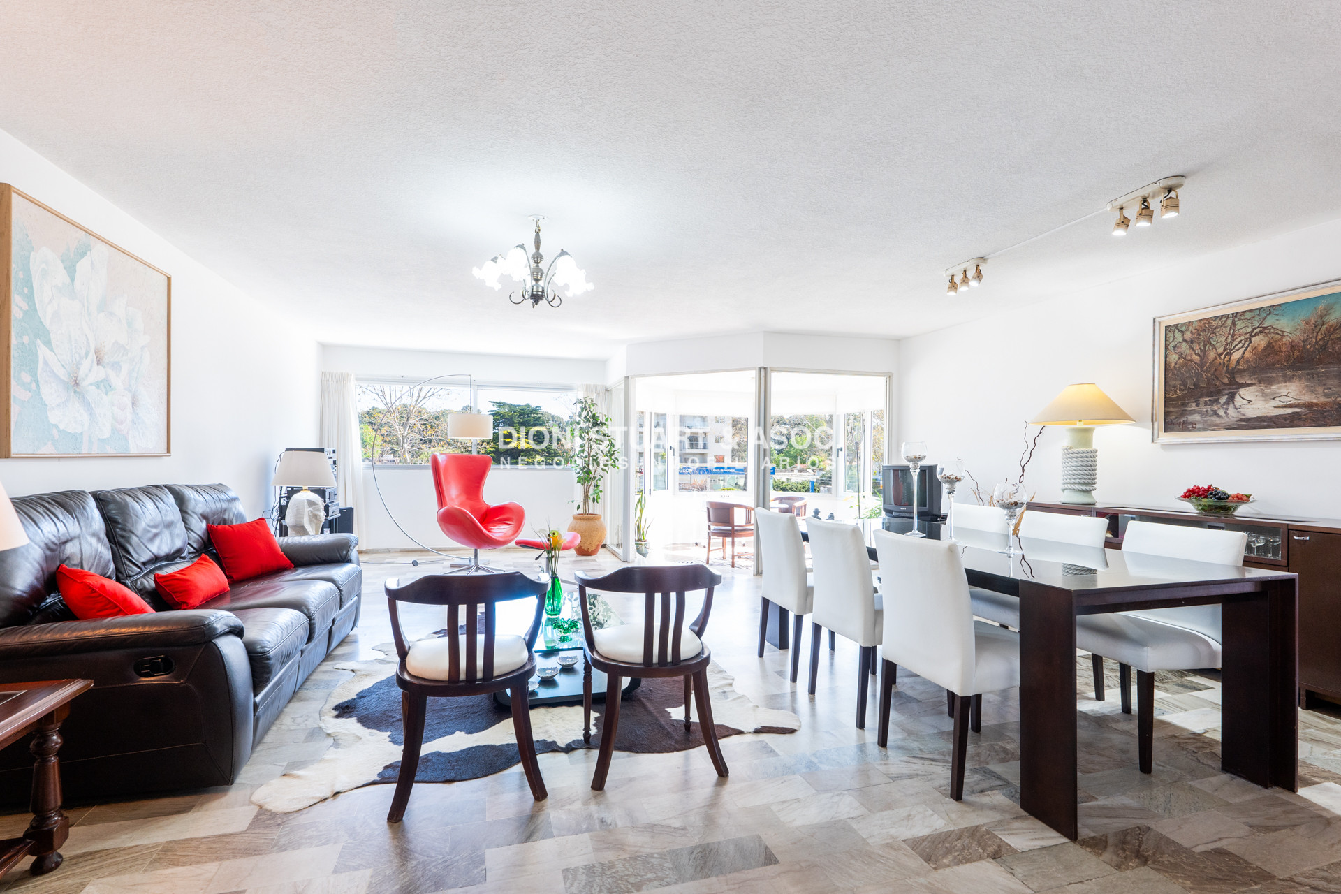 Apartamento ID.776 - Apartamento en Roosevelt Center en Venta - 3 Dormitorios y Dep.