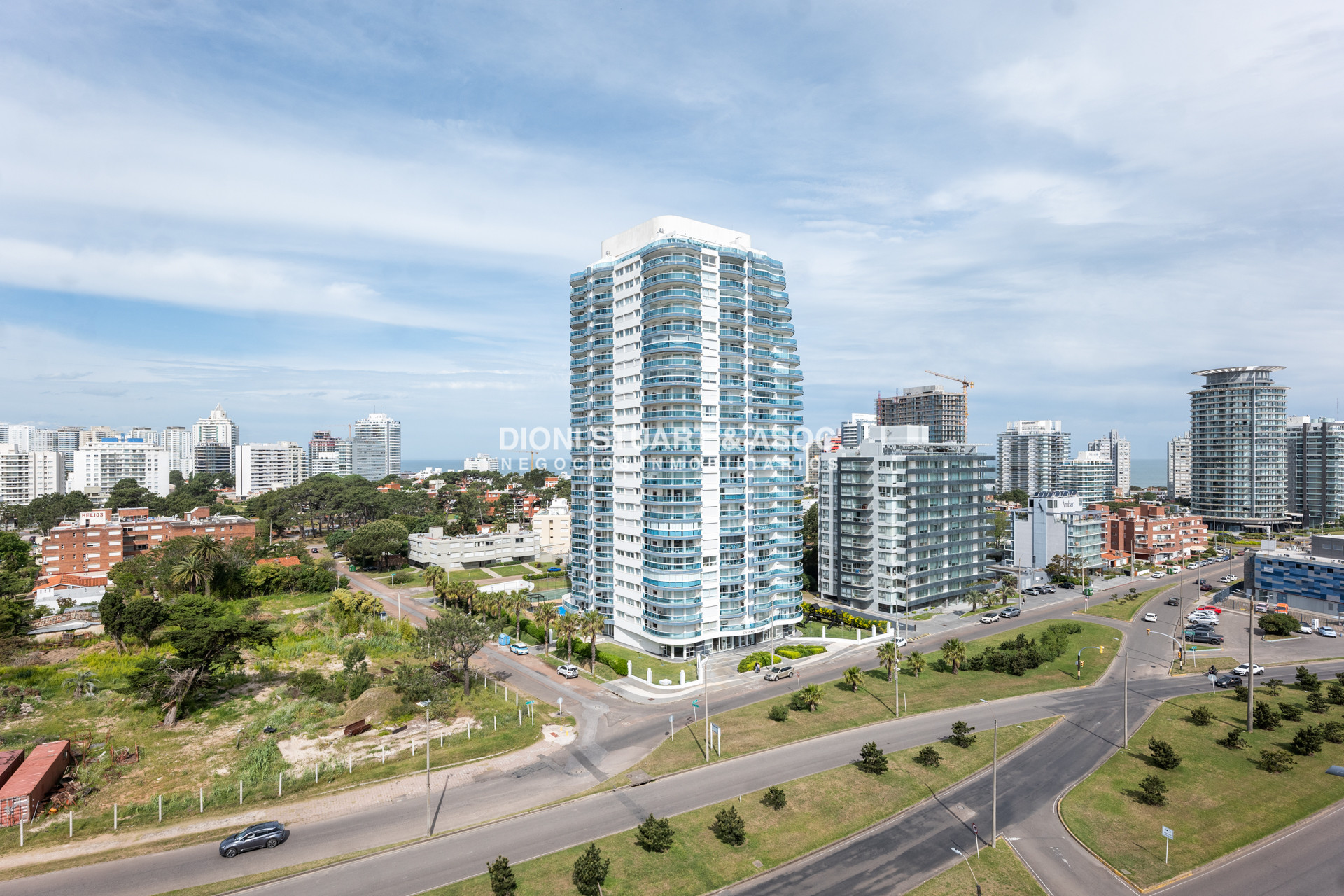 Apartamento ID.1149 - VENTA APARTAMENTO 3 DORMITORIOS CON BARBACOA PENT HOUSE DUPLEX PLAYA MANSA