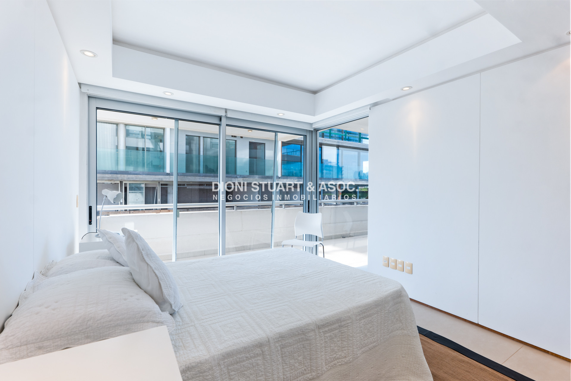 Apartamento ID.756 - DEPARTAMENTO PRIMERA LINEA BRAVA - 4 DORMS EN SUITE - MYTHOS