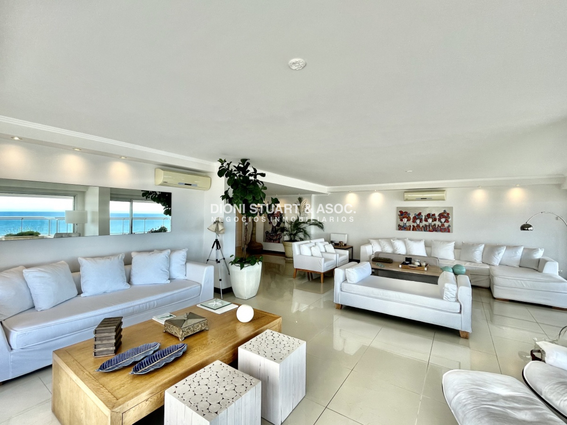 Apartamento ID.116 - Torre Lobos  -  Esquinero - En Venta