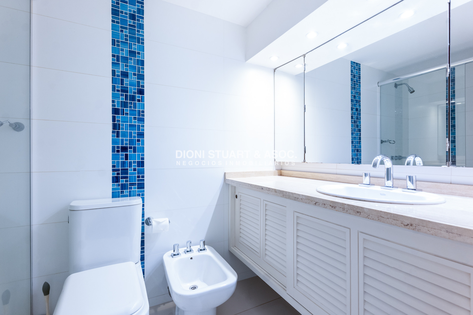 Apartamento ID.1033 - APARTAMENTO EN VENTA RECICLADO FRENTE AL MAR - 3 DORMITORIOS + DEPENDENCIA - TORRE JEFFERSON - COMPLEJO LINCOLN CENTER