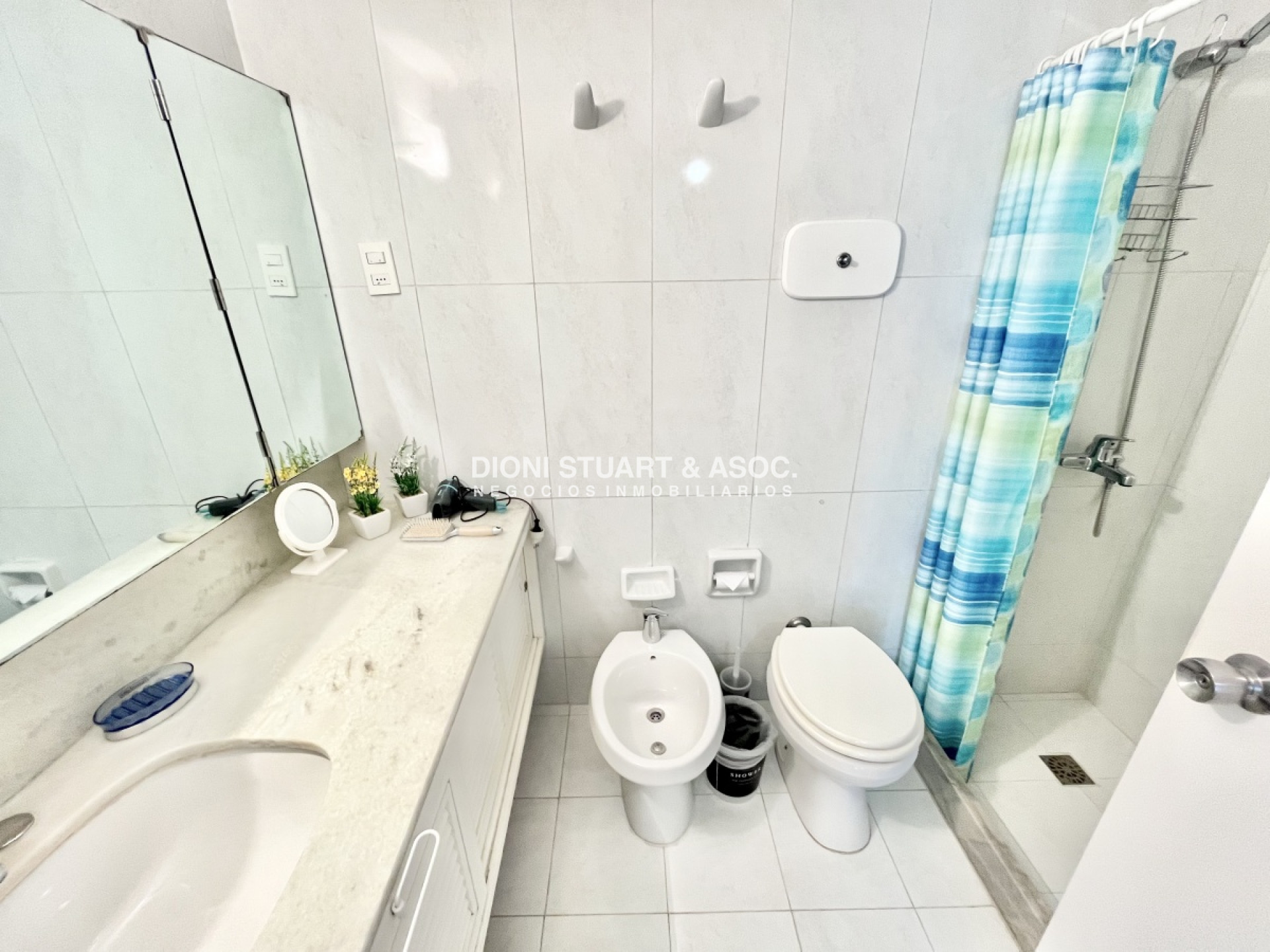 Apartamento ID.206 - Alquiler de Invierno Año 2025 - 2 Dormitorios y Medio + 2 Baños - Vista al Mar - Piscina Climatizada - Complejo Lincoln Center