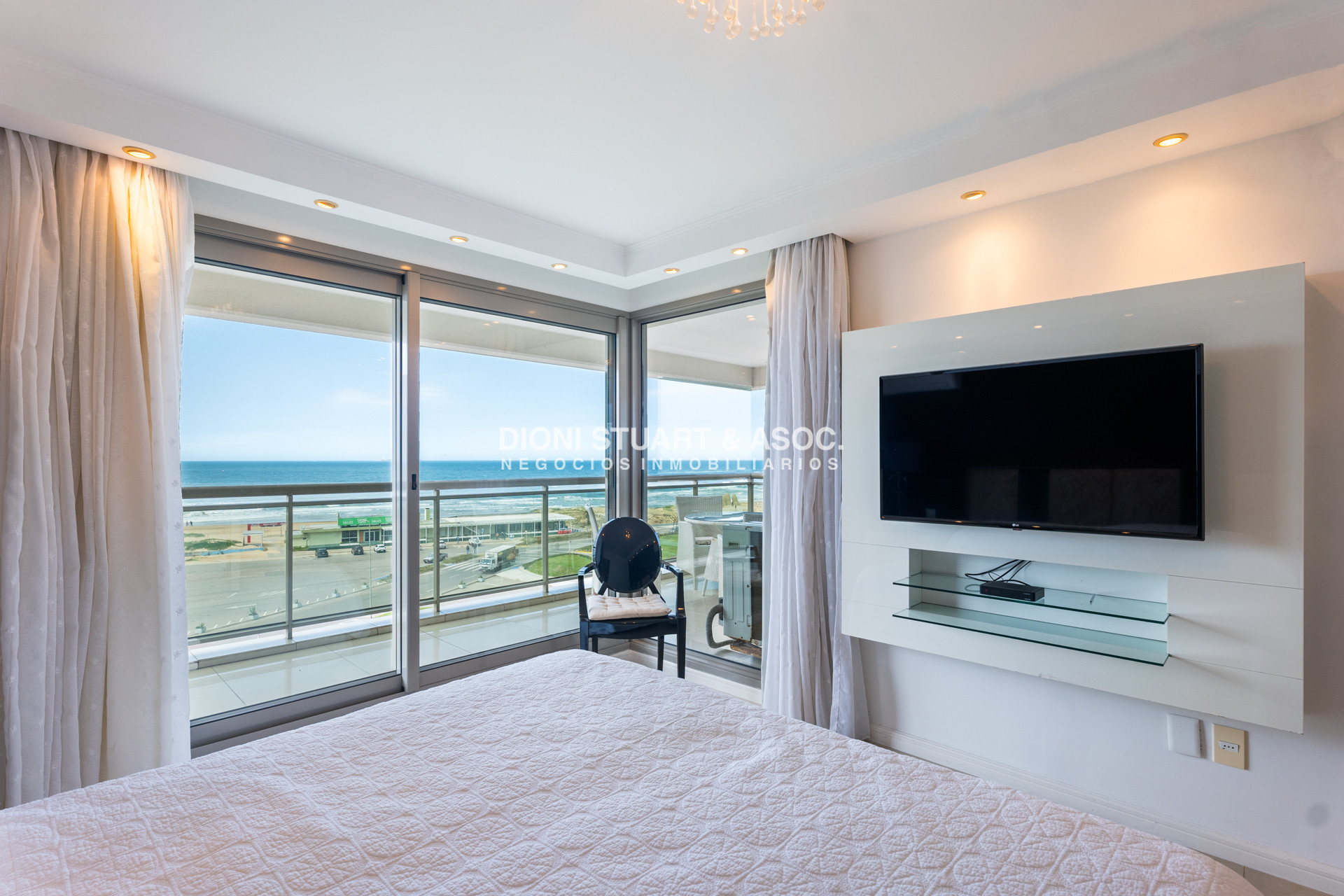 Apartamento ID.770 - IMPERIALE I DEPARTAMENTO EN VENTA - 3 DORMITORIOS EN SUITE + DEP. - ESQUINERO A PUNTA DEL ESTE