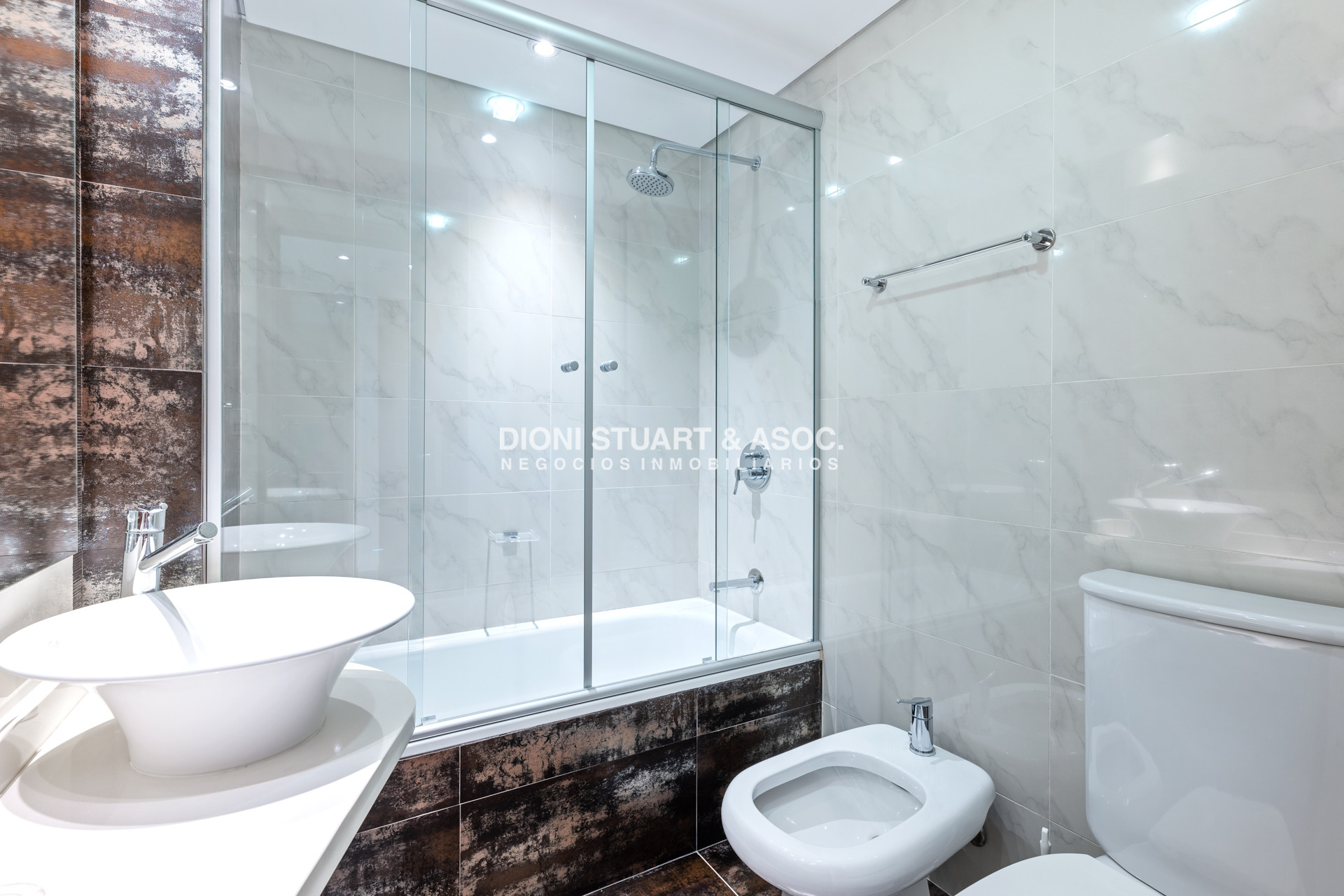 Apartamento ID.661 - Apartamento en Alquiler Invernal - Anual - Temporada - Edificio Miami Boulevard I - Playa Mansa - Punta del Este