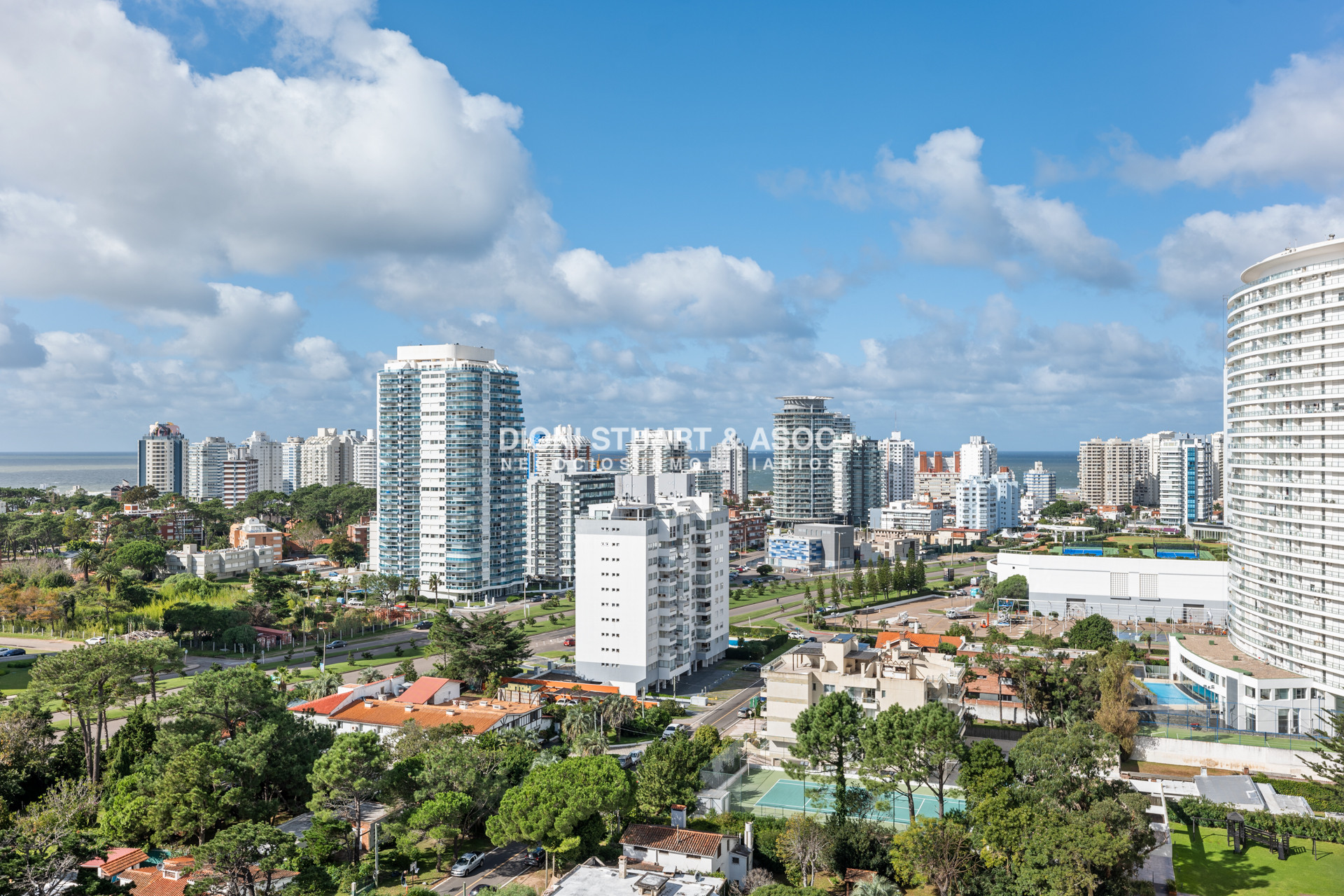 Apartamento ID.661 - Apartamento en Alquiler Invernal - Anual - Temporada - Edificio Miami Boulevard I - Playa Mansa - Punta del Este