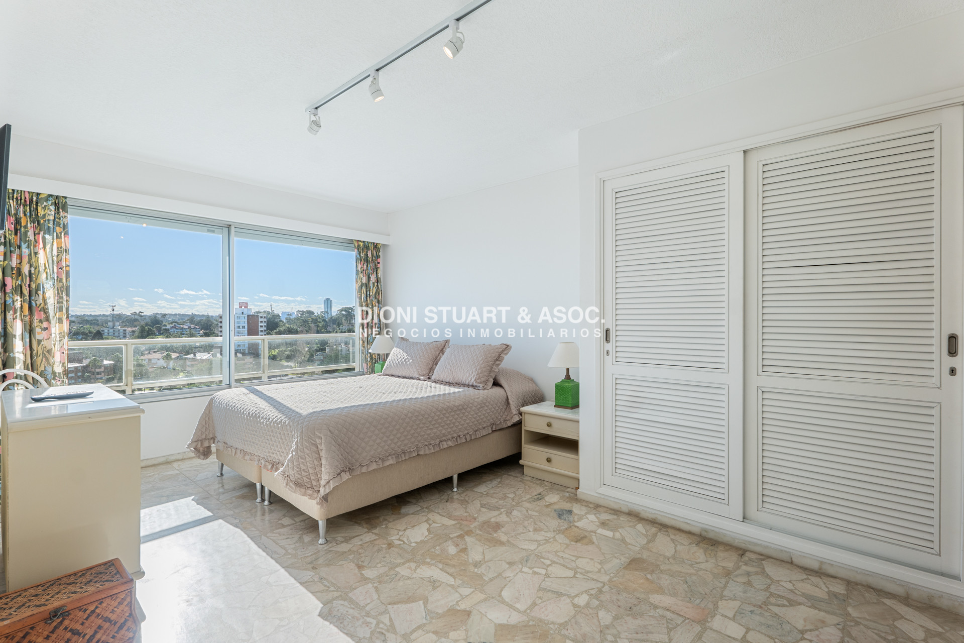 Apartamento ID.690 - APARTAMENTO DE 3 DORMITORIOS FRENTE AL MAR EN ALQUILER COMPLEJO LINCOLN CENTER TORRE WASHINGTON