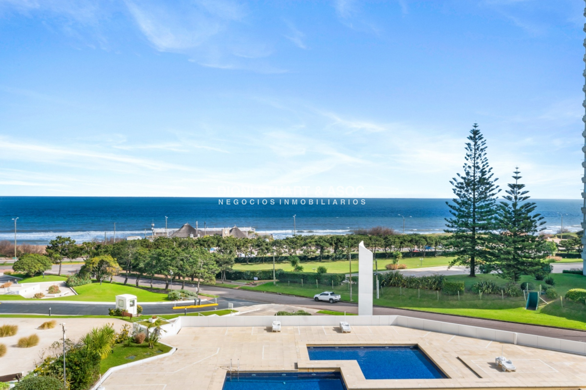 Apartamento ID.501 - APARTAMENTO EN VENTA FRENTE AL MAR 3 DORMITORIOS + DEPENDENCIA COMPLEJO LINCOLN CENTER TORRE JEFFERSON PLAYA MANSA