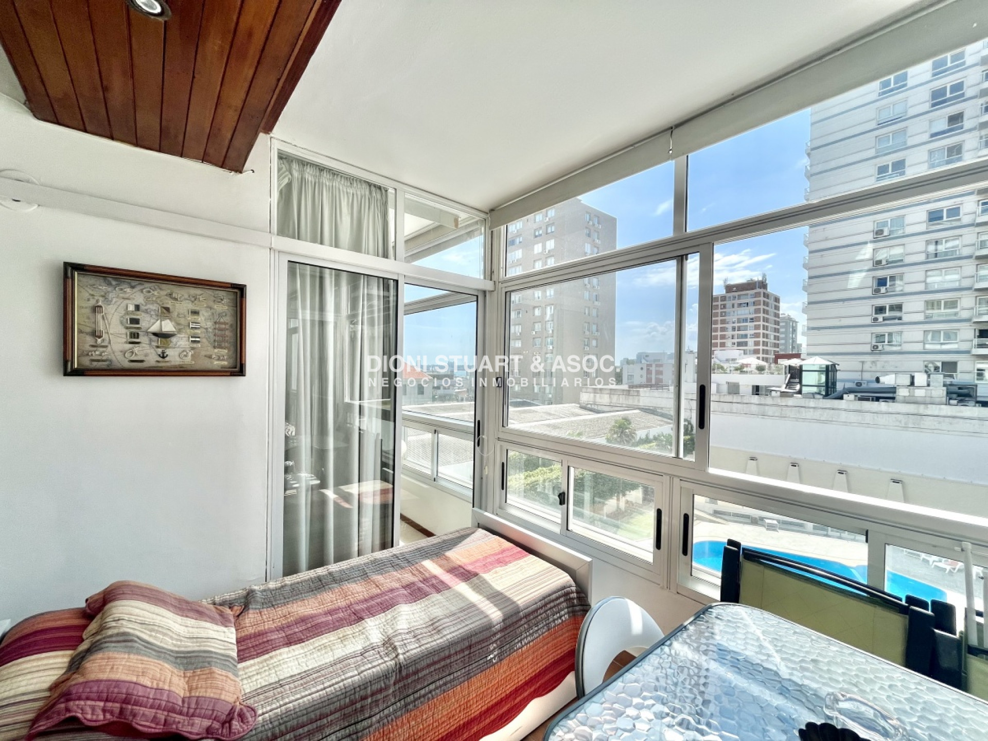 Apartamento ID.409 - En Venta 2 Dormitorios En Punta del Este - Frente a Plaza Los Artesanos - Oportunidad