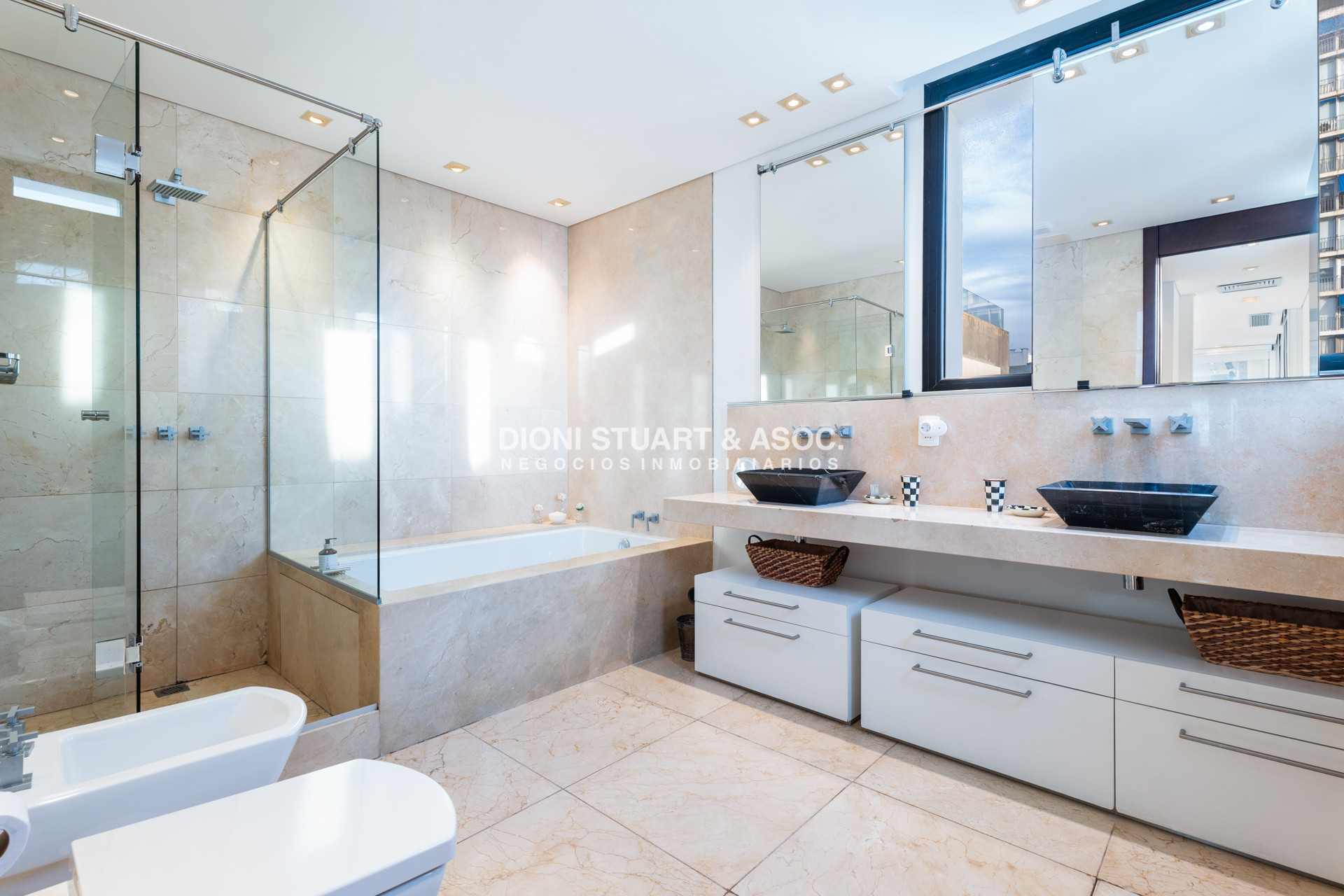 Apartamento ID.905 - LE BLEU - DEPARTAMENTO FRENTE AL PUERTO PENT HOUSE - 3 DORM EN SUITES + DEP.