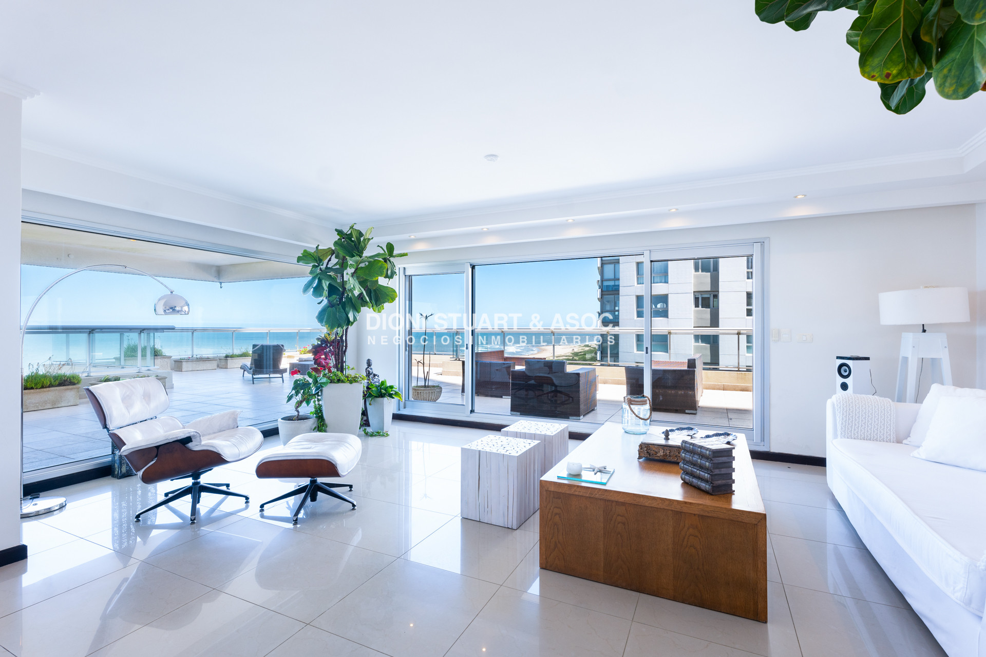 Apartamento ID.839 - Torre Lobos Esquinero - 3 Dorm en suite + Dep.