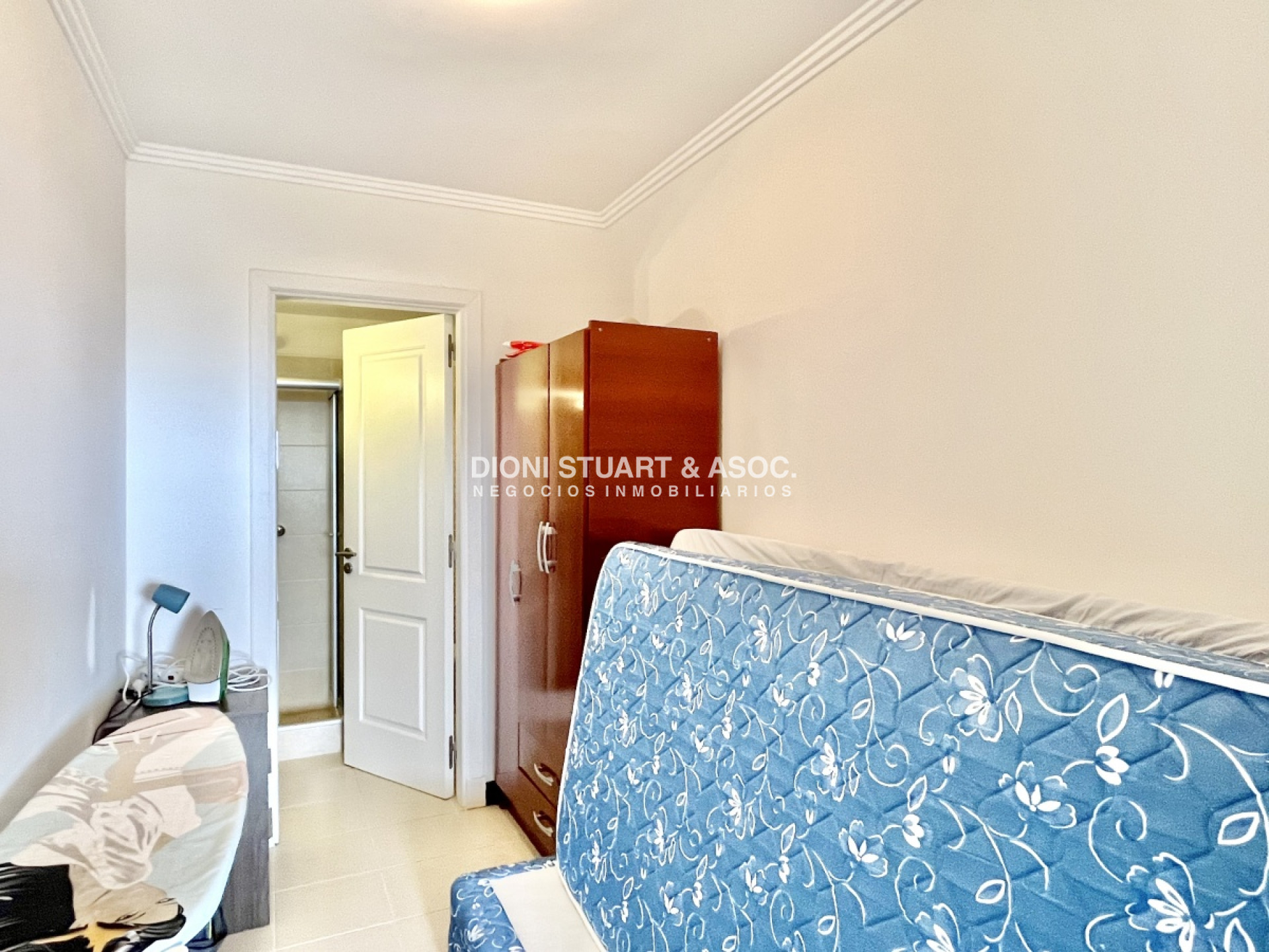 Apartamento ID.402 - Alquiler de Temporada - Playa Brava - Torre Lobos - 3 Dormitorios en Suite + Dependencia 