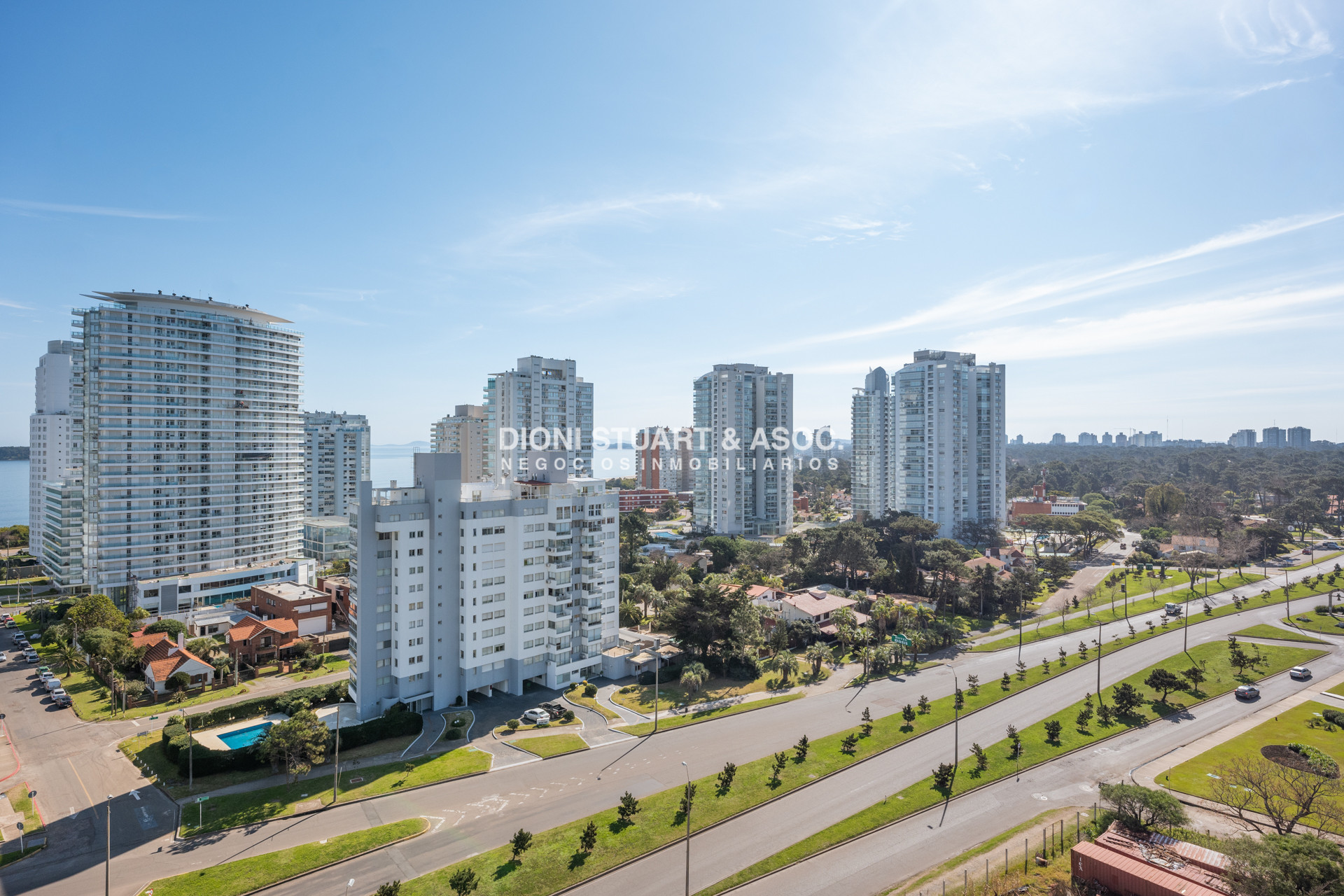 Apartamento ID.739 - DEPARTAMENTO EN VENTA EN CASINO TOWER - 2 DORM EN SUITE - TODOS LOS AMENITIES