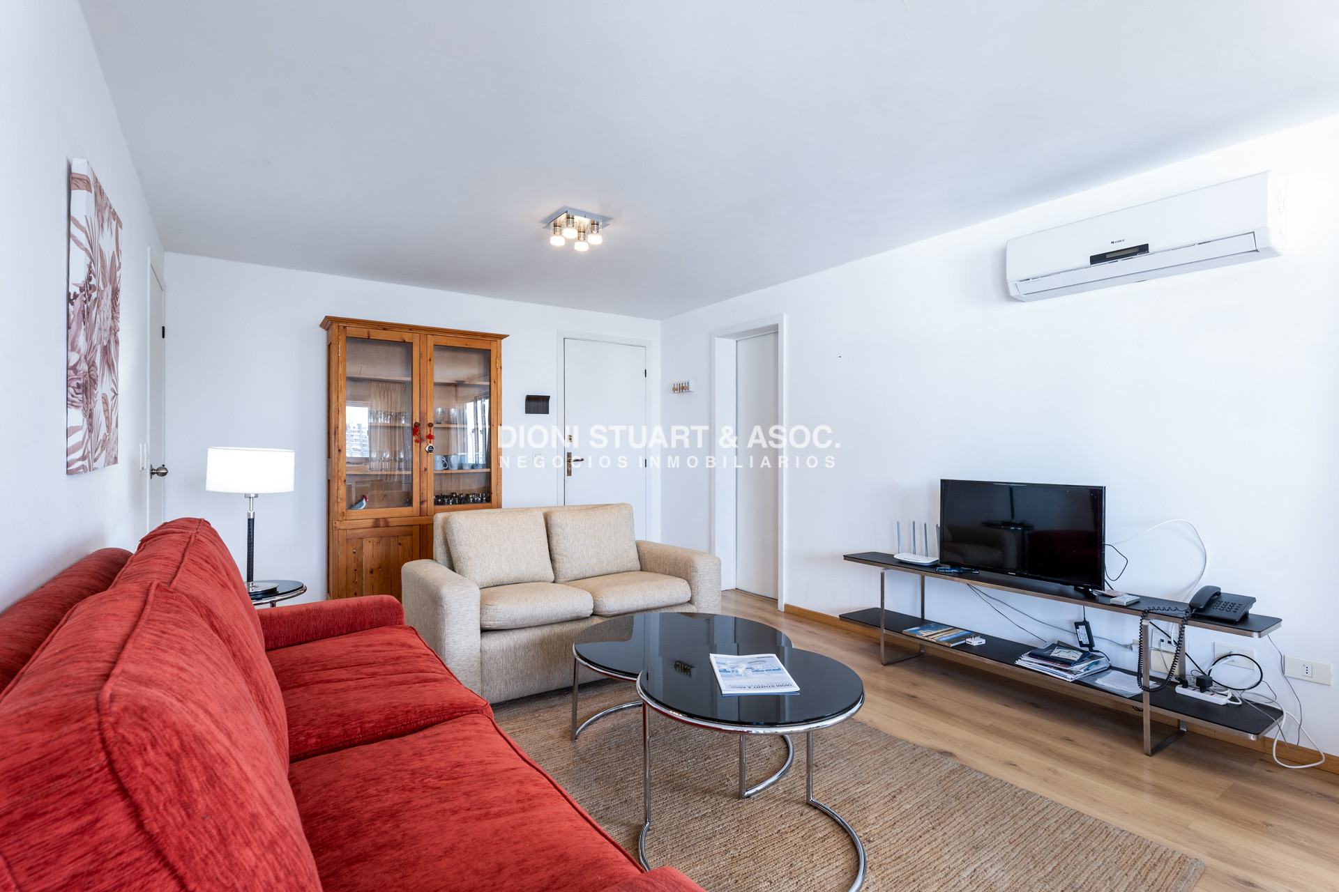 Apartamento ID.940 - DEPARTAMENTO EN VENTA CON PARRILLERO 3 DORMITORIOS RECICLADO - EDIFICIO CAP BRETON - PLAYA MANSA