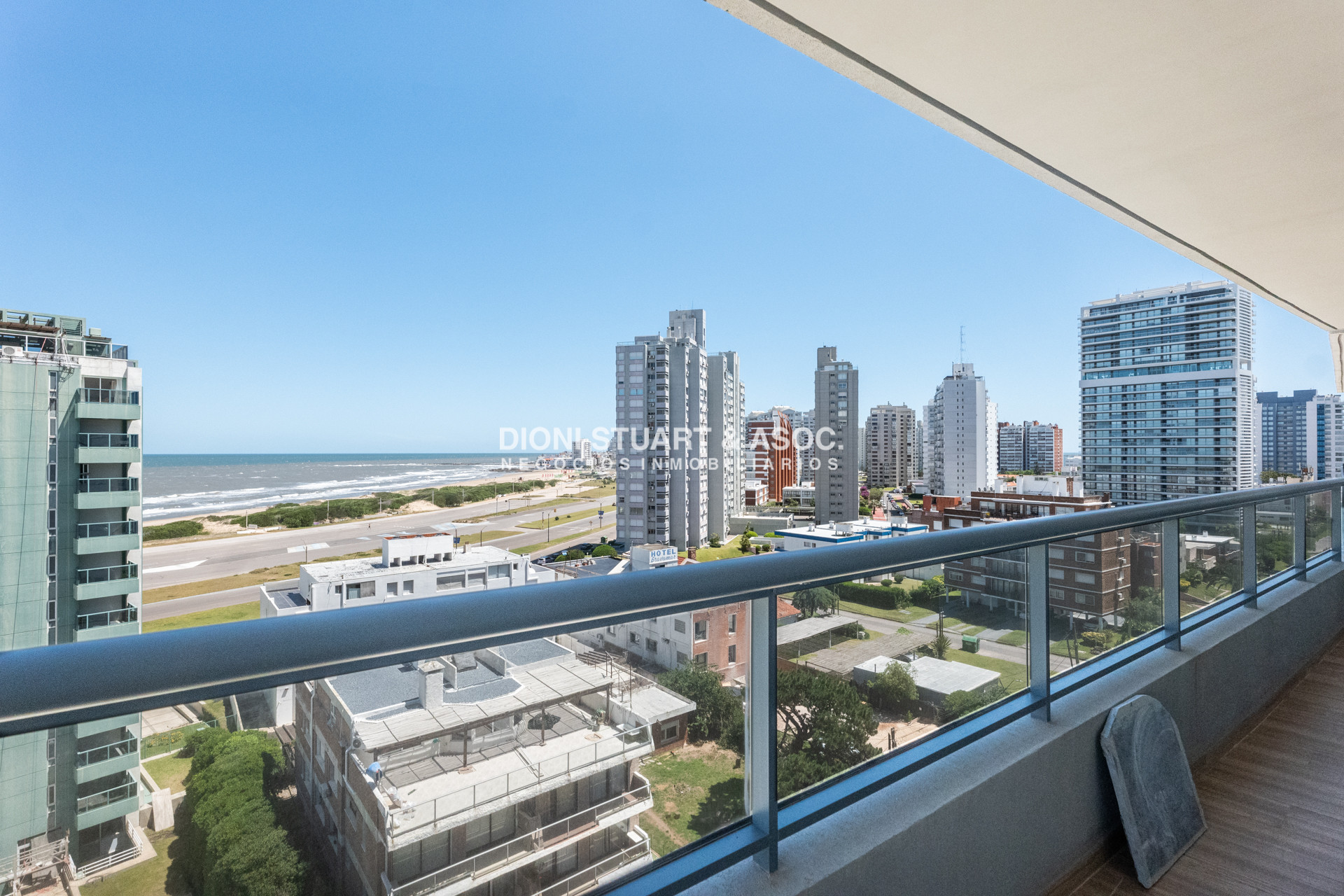 Apartamento ID.868 - APARTAMENTO A ESTRENAR EN PLAYA BRAVA PUNTA DEL ESTE - 2 DORMITORIOS - EDIF. SIGLO SOL II - BAJAS EXPENSAS