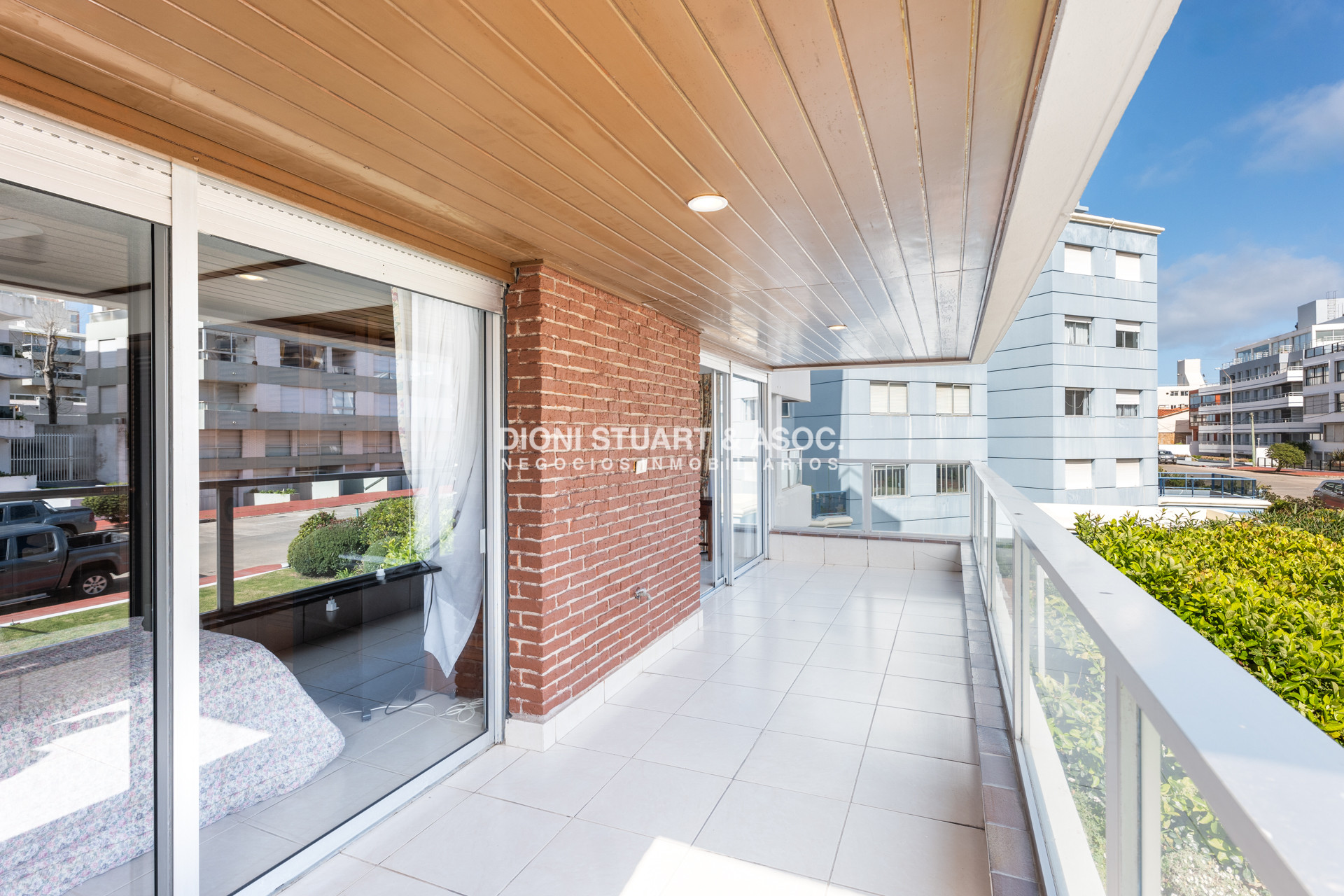 Apartamento ID.749 - Edificio Carmel - Apartamento de 3 Dorm y Dep. - Punta del Este